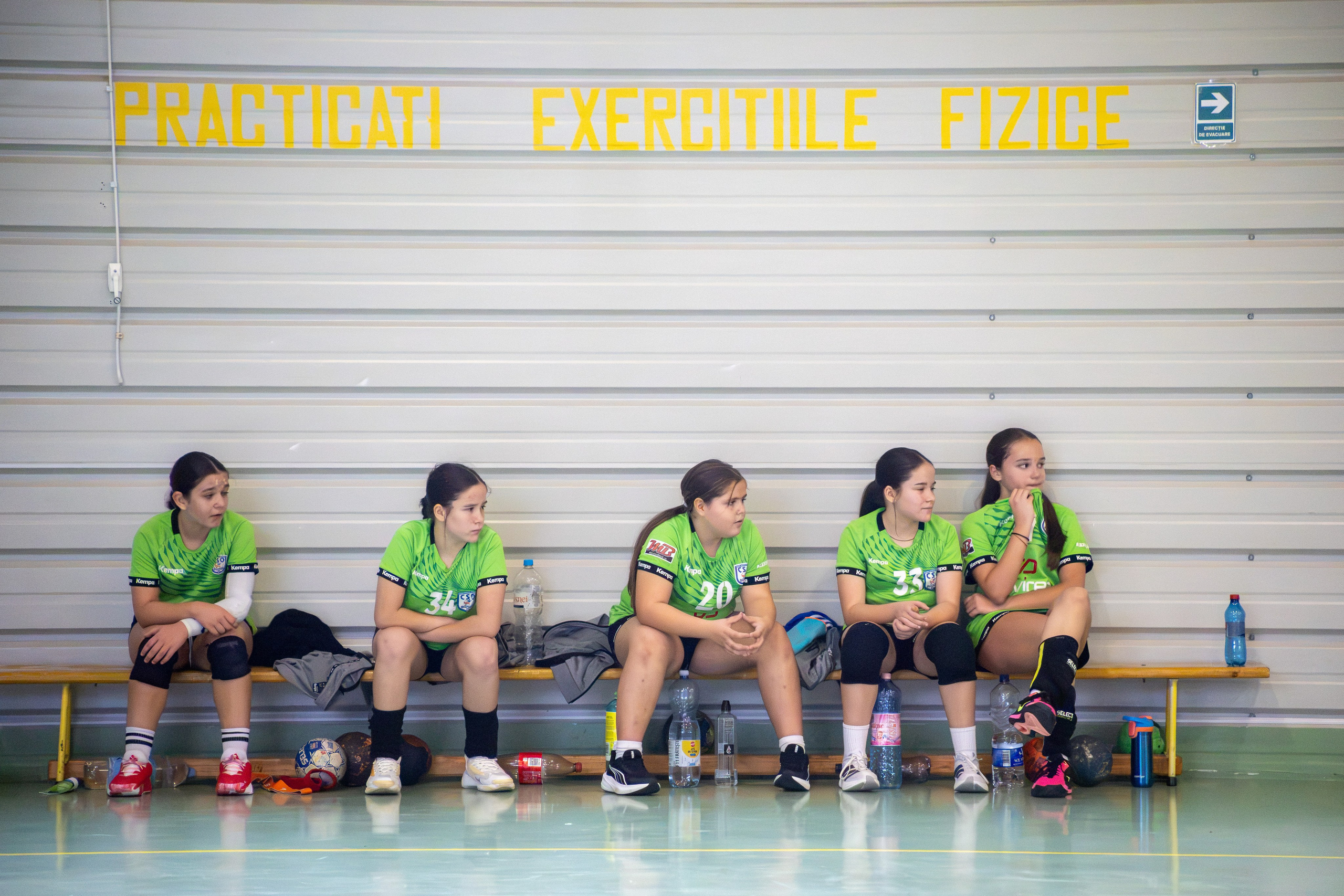 Meci handbal feminin U13 (J4) In memoriam Dantz Crisostom. Fotograf. Lucrez cu oameni, produse și spații. Portret și fotografie creativă. Bacău, România. Lidia Savinoiu