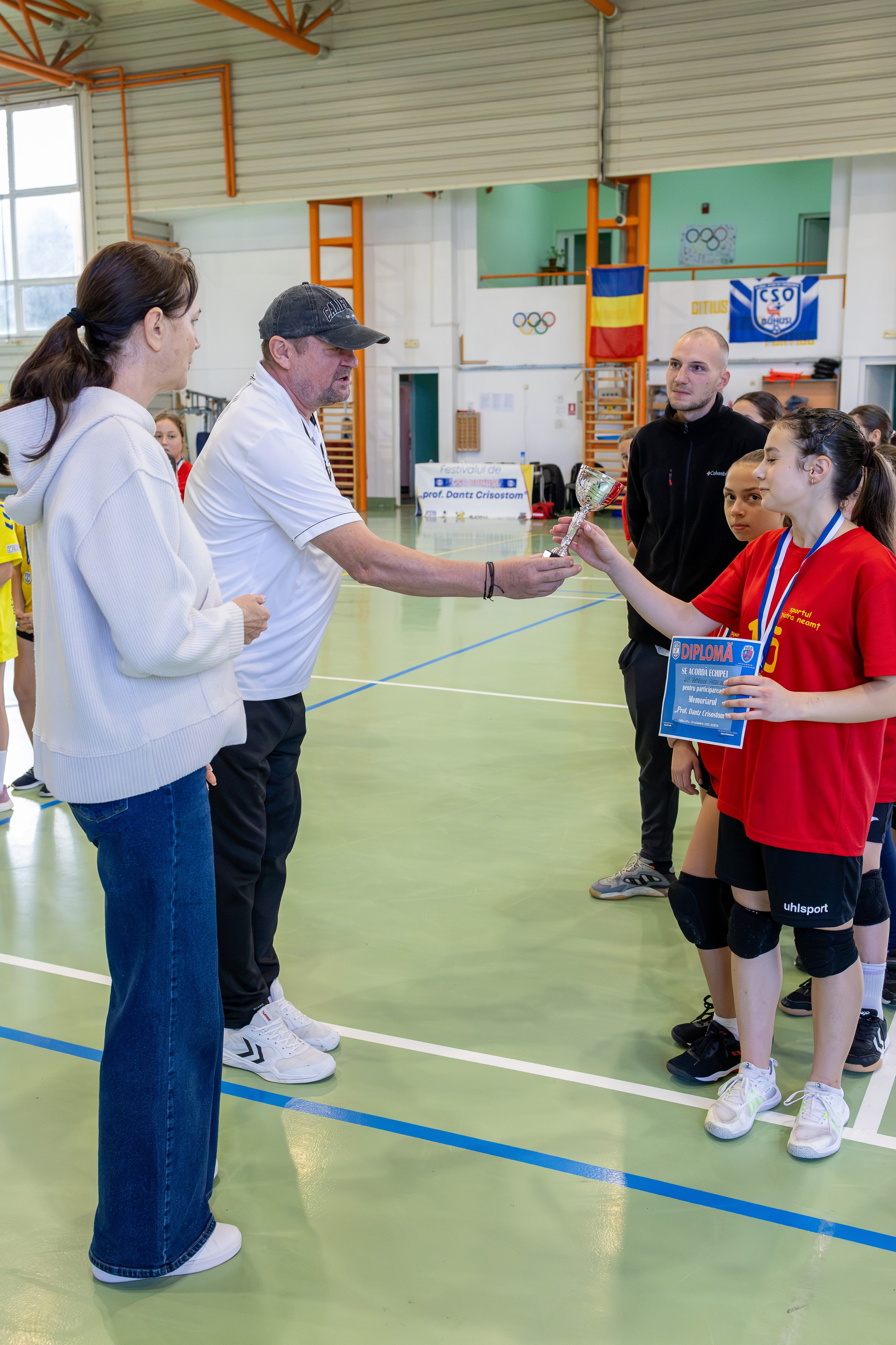 Meci handbal feminin U13 (J4) In memoriam Dantz Crisostom. Fotograf. Lucrez cu oameni, produse și spații. Portret și fotografie creativă. Bacău, România. Lidia Savinoiu