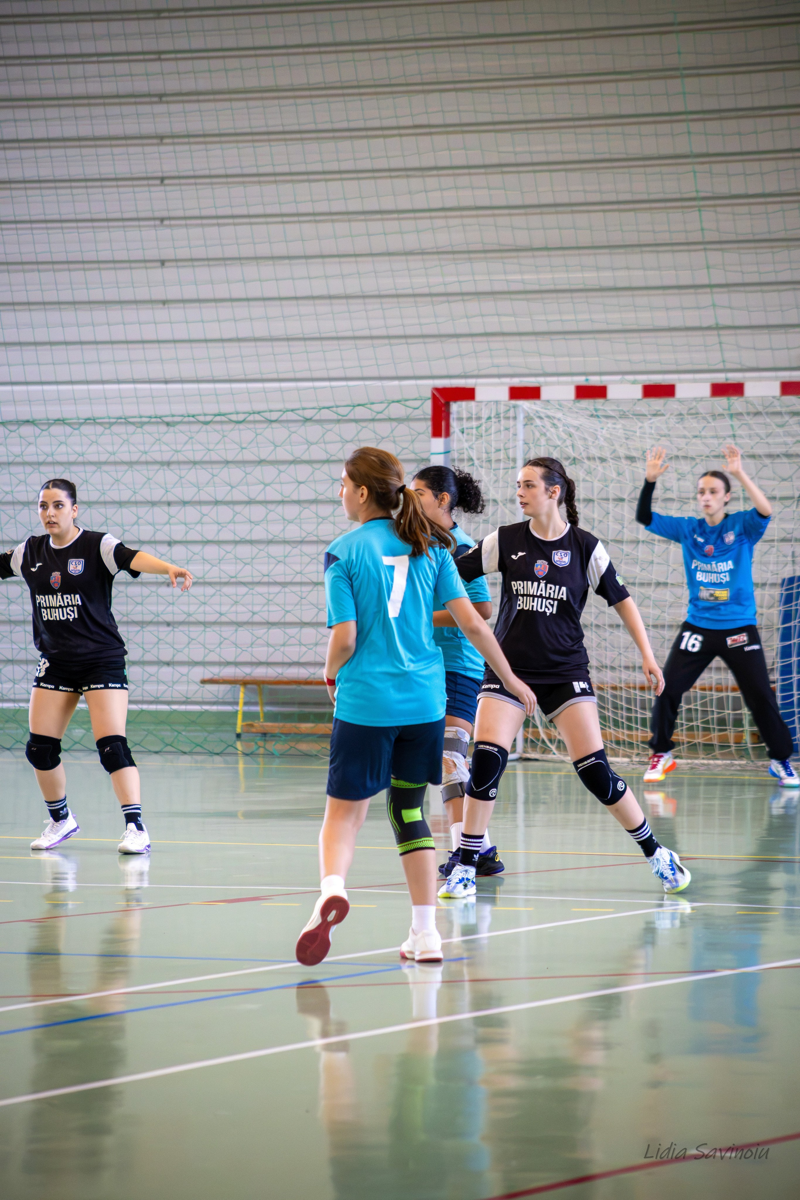 Handbal feminin J2/U17. Fotograf. Lucrez cu oameni, produse și spații. Portret și fotografie creativă. Bacău, România. Lidia Savinoiu