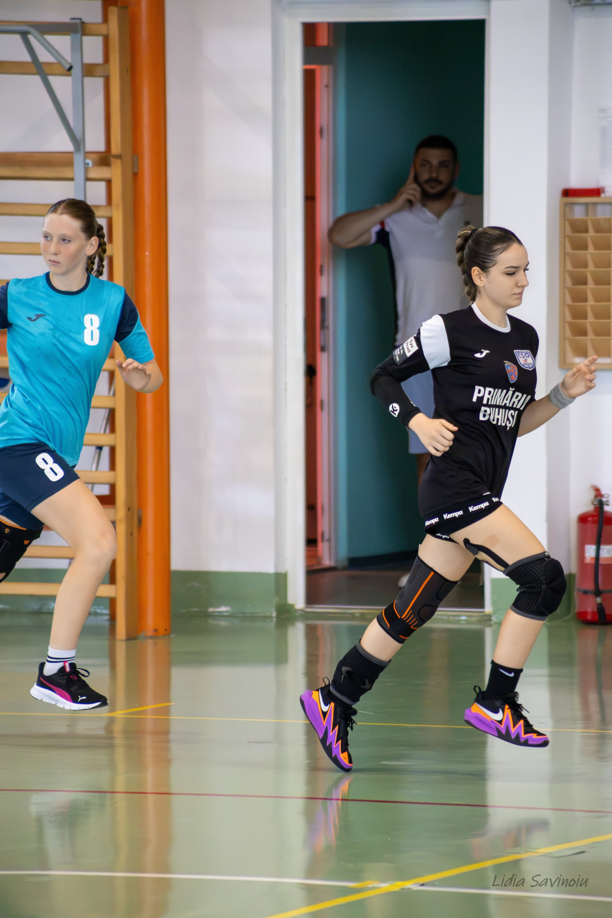 Handbal feminin J2/U17. Fotograf. Lucrez cu oameni, produse și spații. Portret și fotografie creativă. Bacău, România. Lidia Savinoiu
