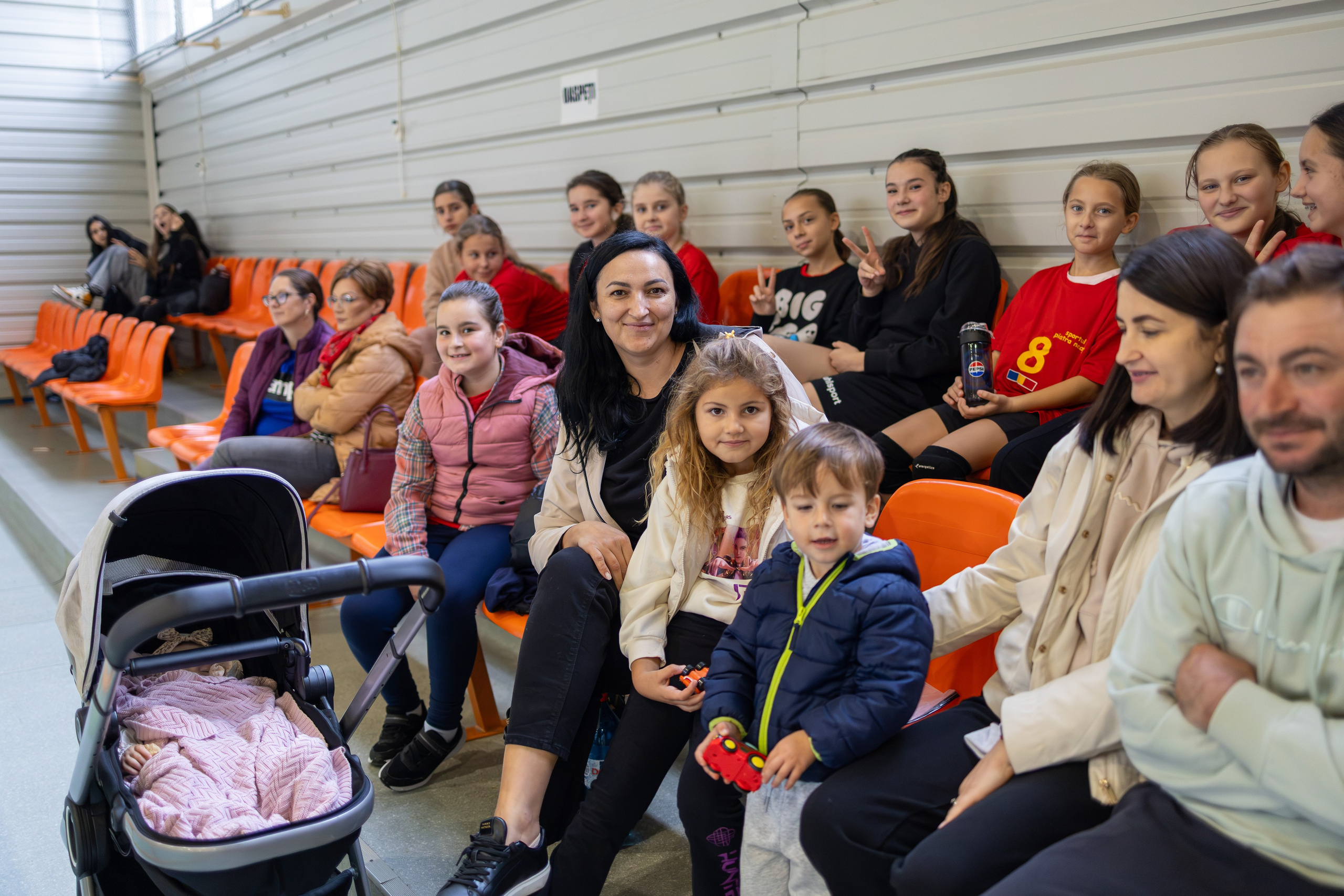 Meci handbal feminin U13 (J4) In memoriam Dantz Crisostom. Fotograf. Lucrez cu oameni, produse și spații. Portret și fotografie creativă. Bacău, România. Lidia Savinoiu