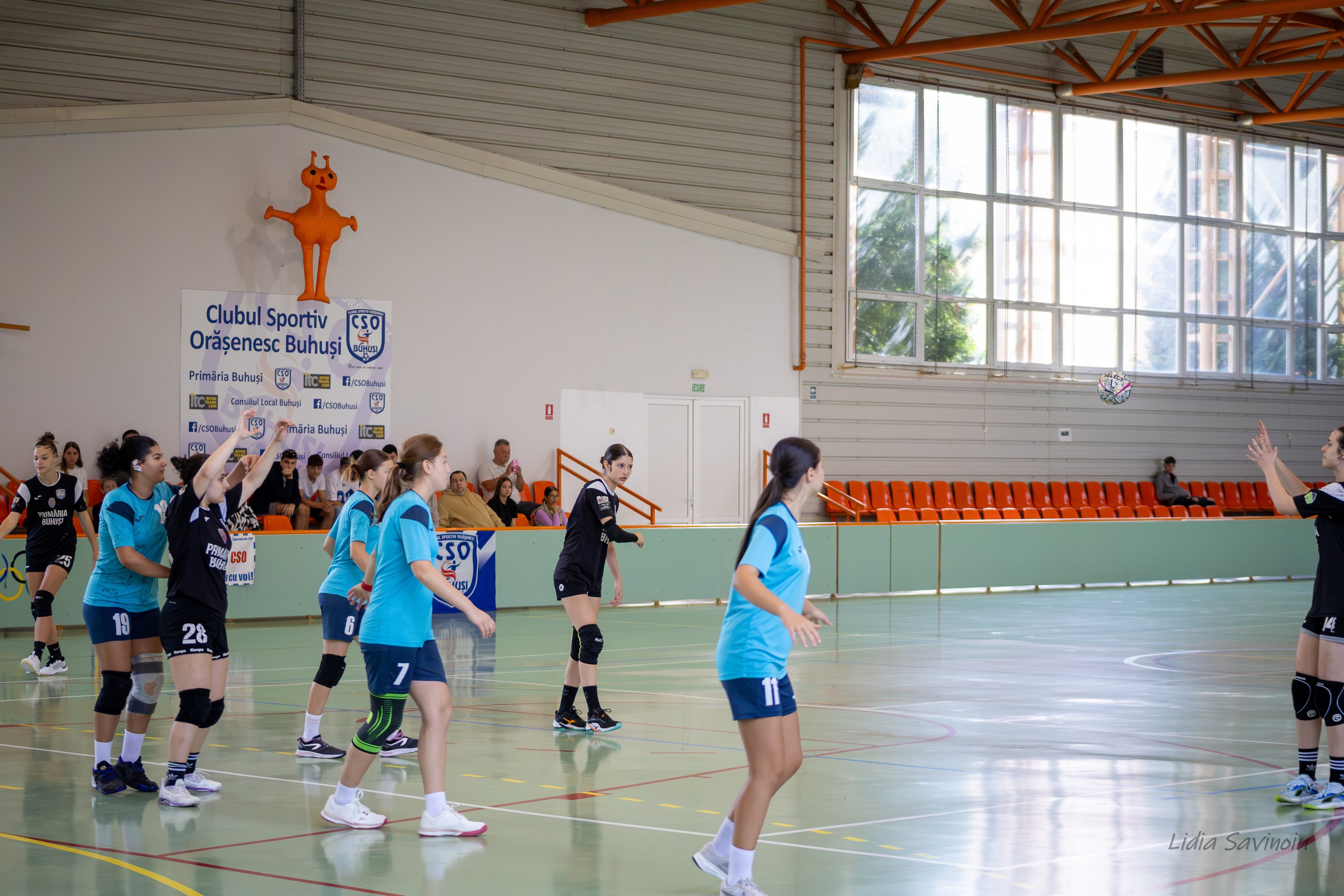 Handbal feminin J2/U17. Fotograf. Lucrez cu oameni, produse și spații. Portret și fotografie creativă. Bacău, România. Lidia Savinoiu