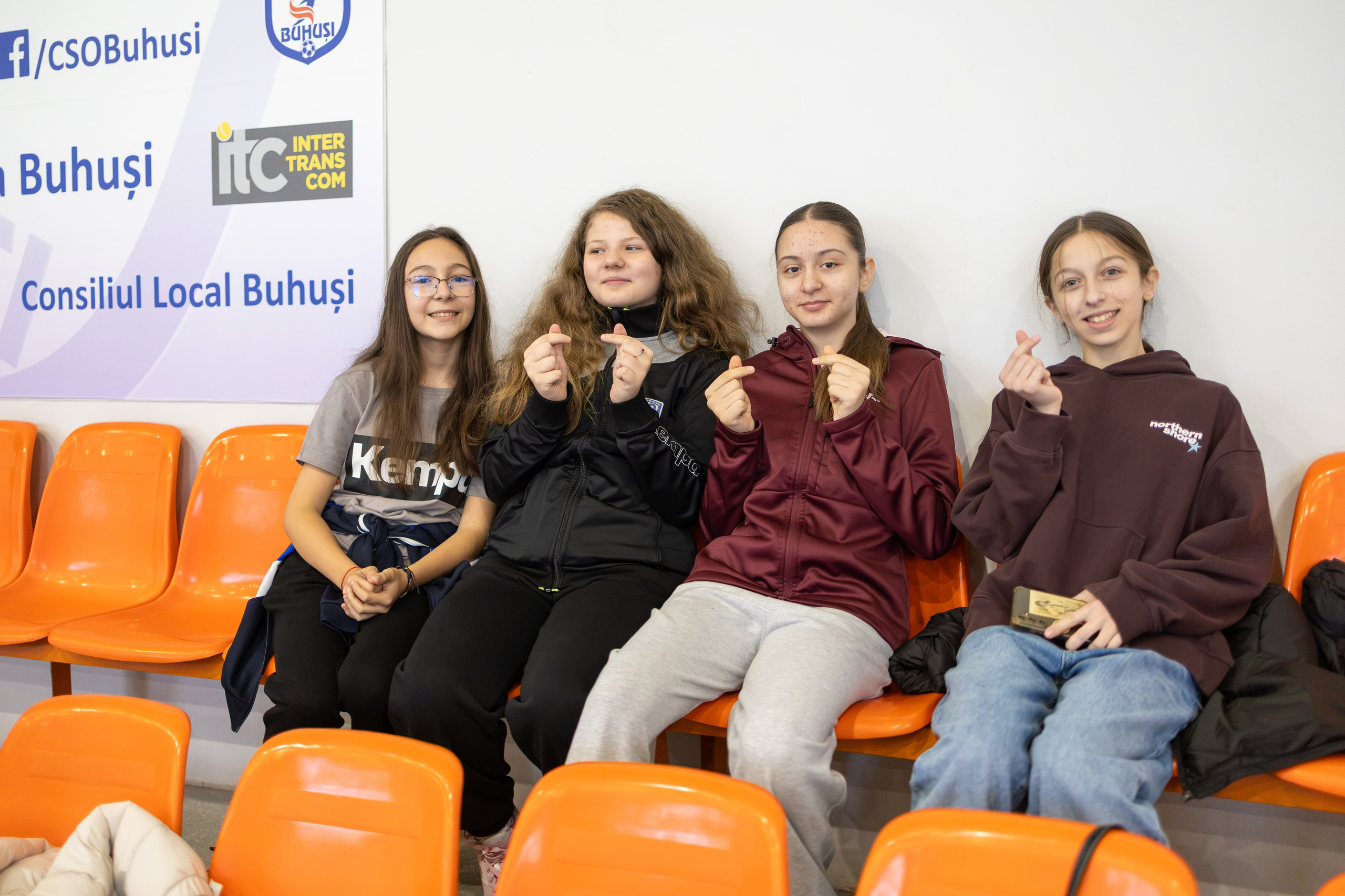 Meci handbal feminin U13 (J4) In memoriam Dantz Crisostom. Fotograf. Lucrez cu oameni, produse și spații. Portret și fotografie creativă. Bacău, România. Lidia Savinoiu