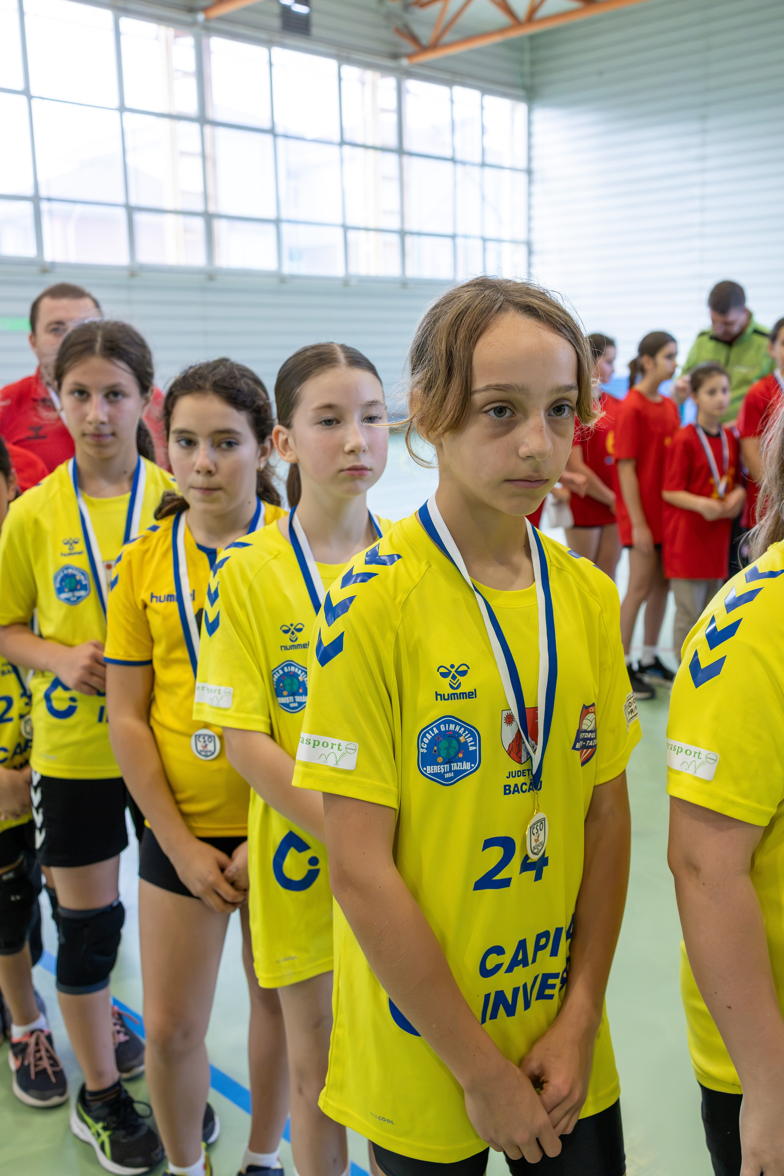 Meci handbal feminin U13 (J4) In memoriam Dantz Crisostom. Fotograf. Lucrez cu oameni, produse și spații. Portret și fotografie creativă. Bacău, România. Lidia Savinoiu