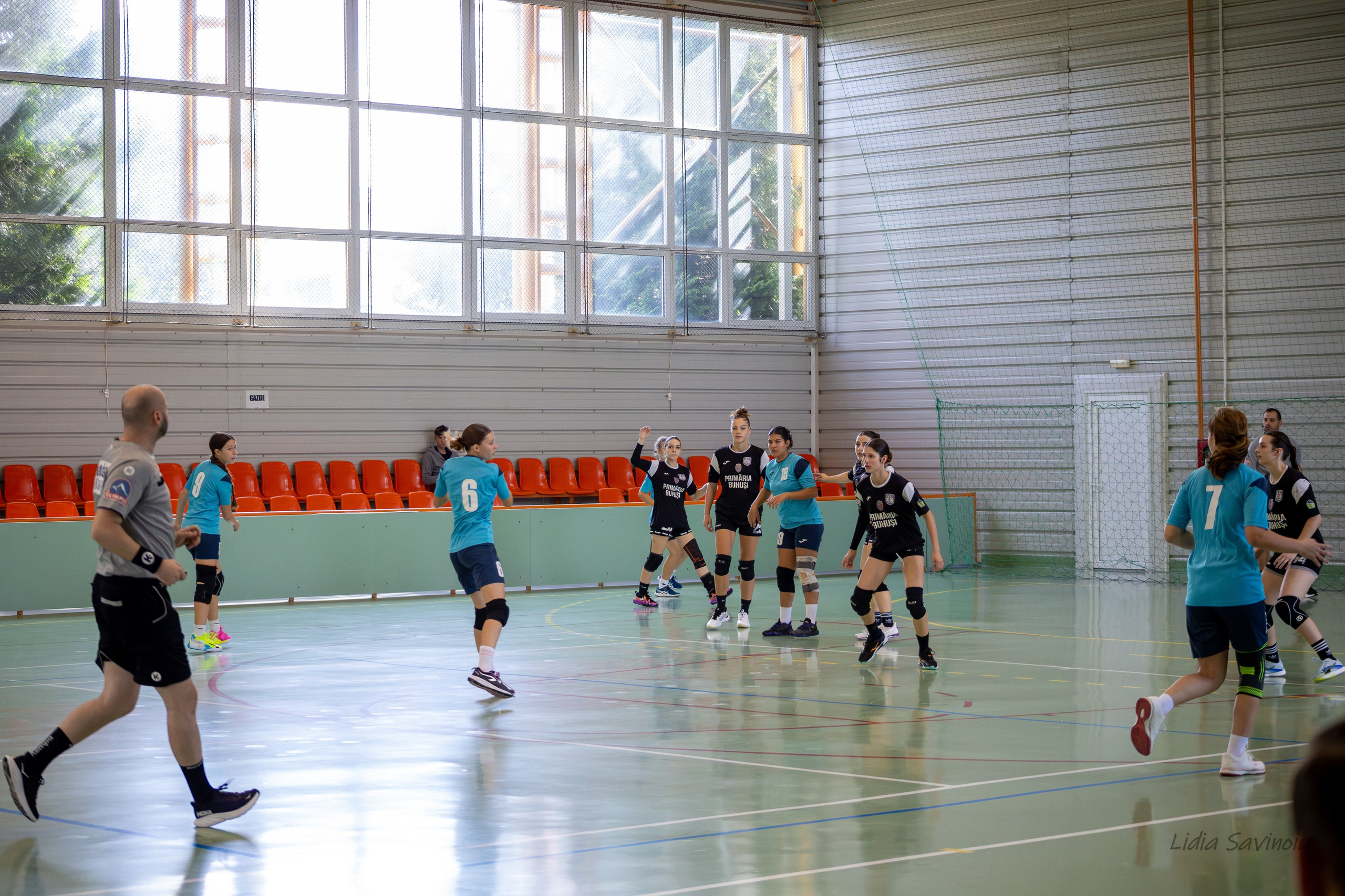Handbal feminin J2/U17. Fotograf. Lucrez cu oameni, produse și spații. Portret și fotografie creativă. Bacău, România. Lidia Savinoiu
