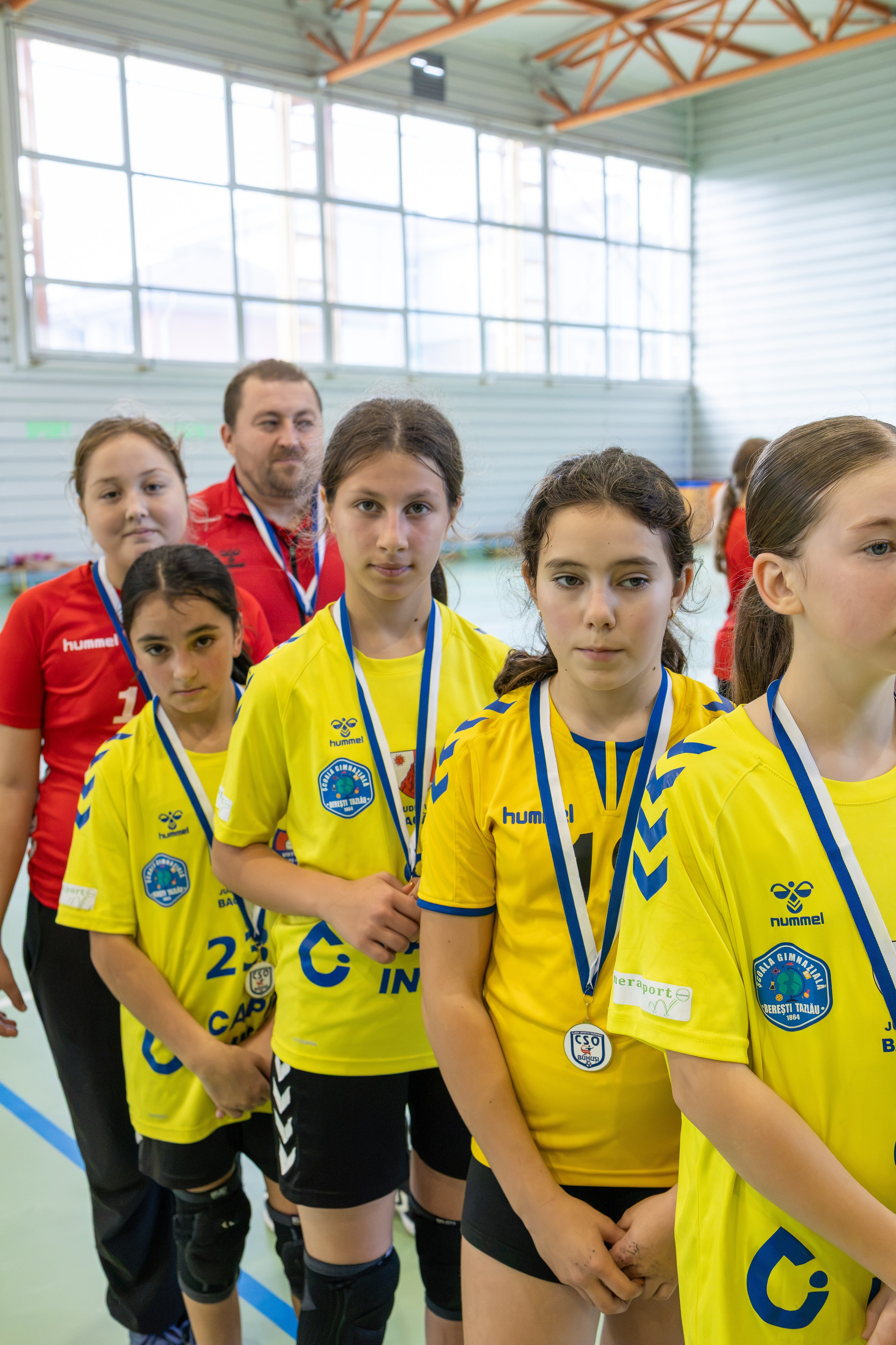 Meci handbal feminin U13 (J4) In memoriam Dantz Crisostom. Fotograf. Lucrez cu oameni, produse și spații. Portret și fotografie creativă. Bacău, România. Lidia Savinoiu
