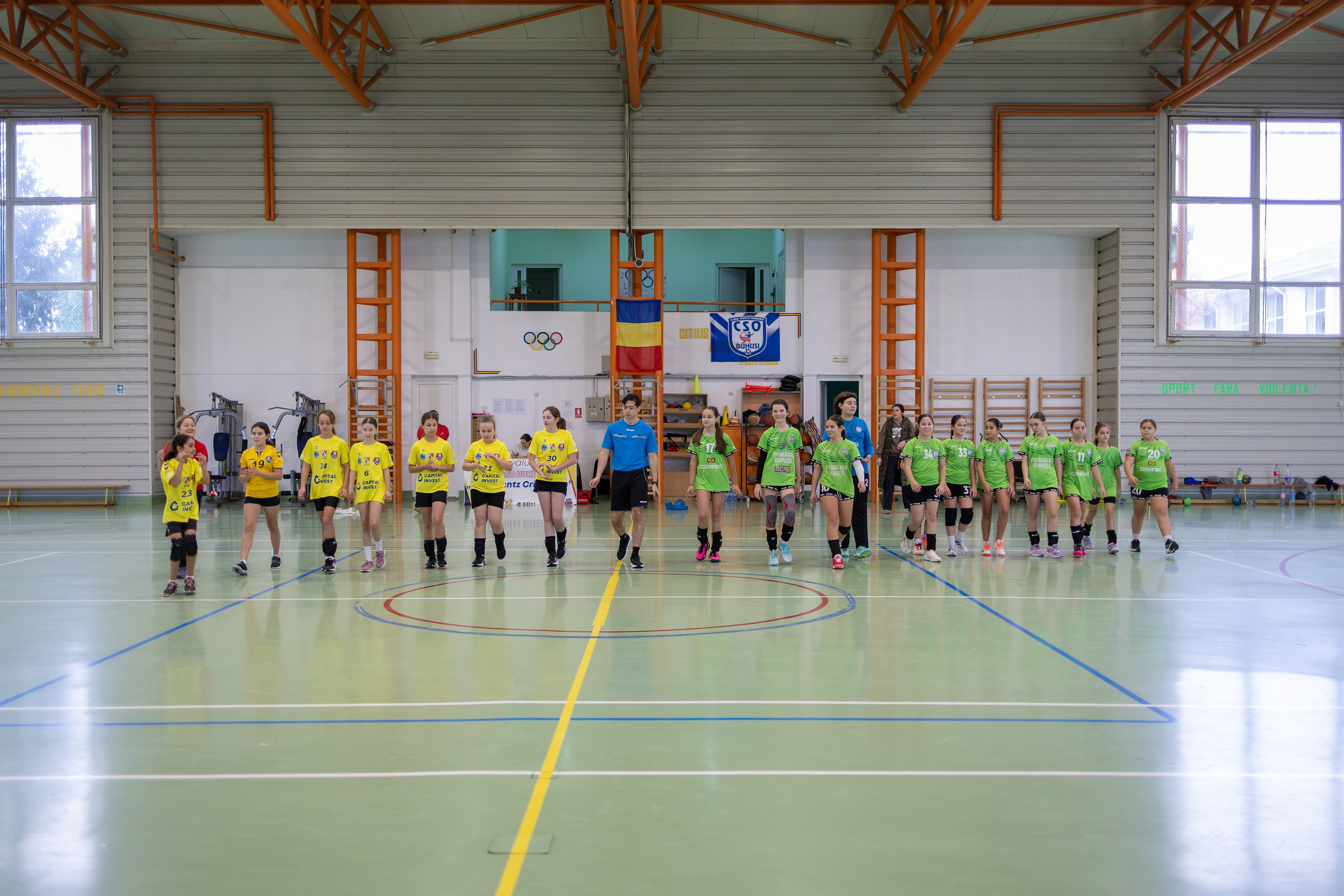 Meci handbal feminin U13 (J4) In memoriam Dantz Crisostom. Fotograf. Lucrez cu oameni, produse și spații. Portret și fotografie creativă. Bacău, România. Lidia Savinoiu