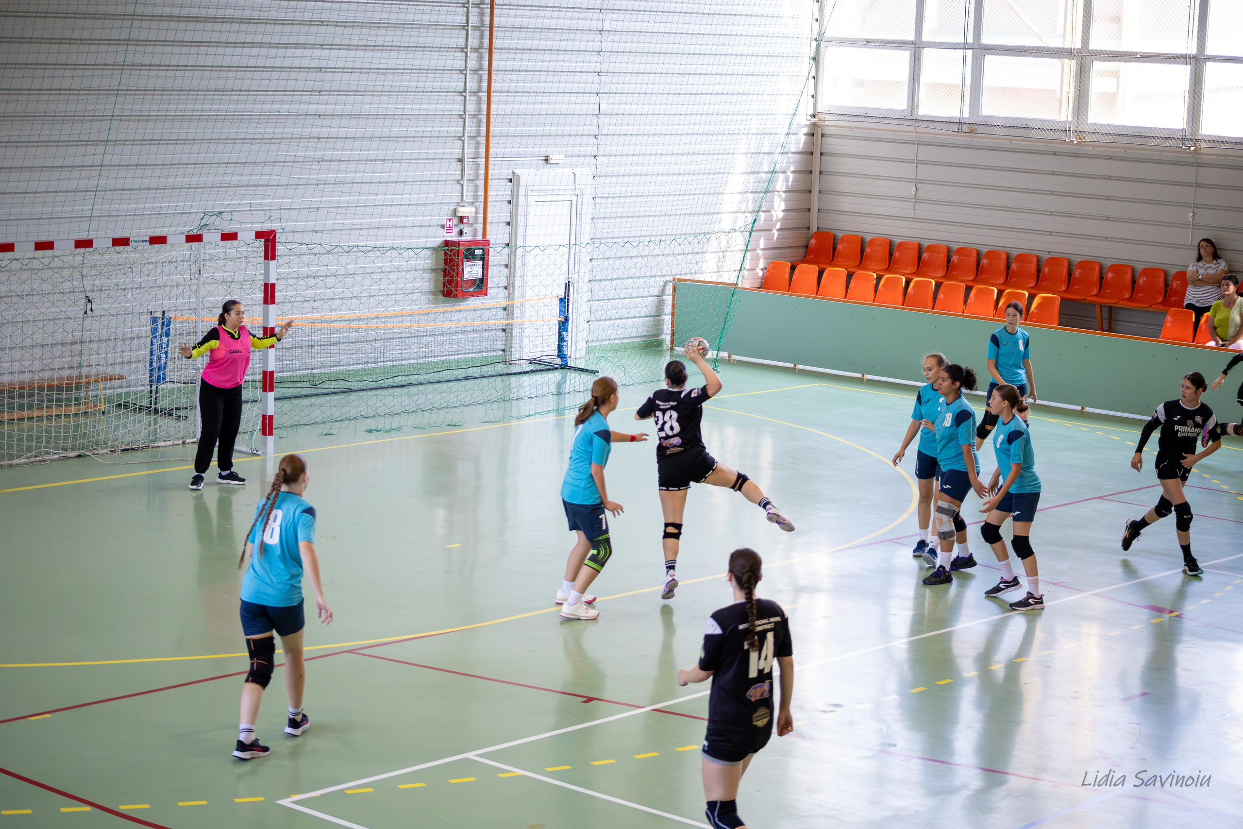 Handbal feminin J2/U17. Fotograf. Lucrez cu oameni, produse și spații. Portret și fotografie creativă. Bacău, România. Lidia Savinoiu