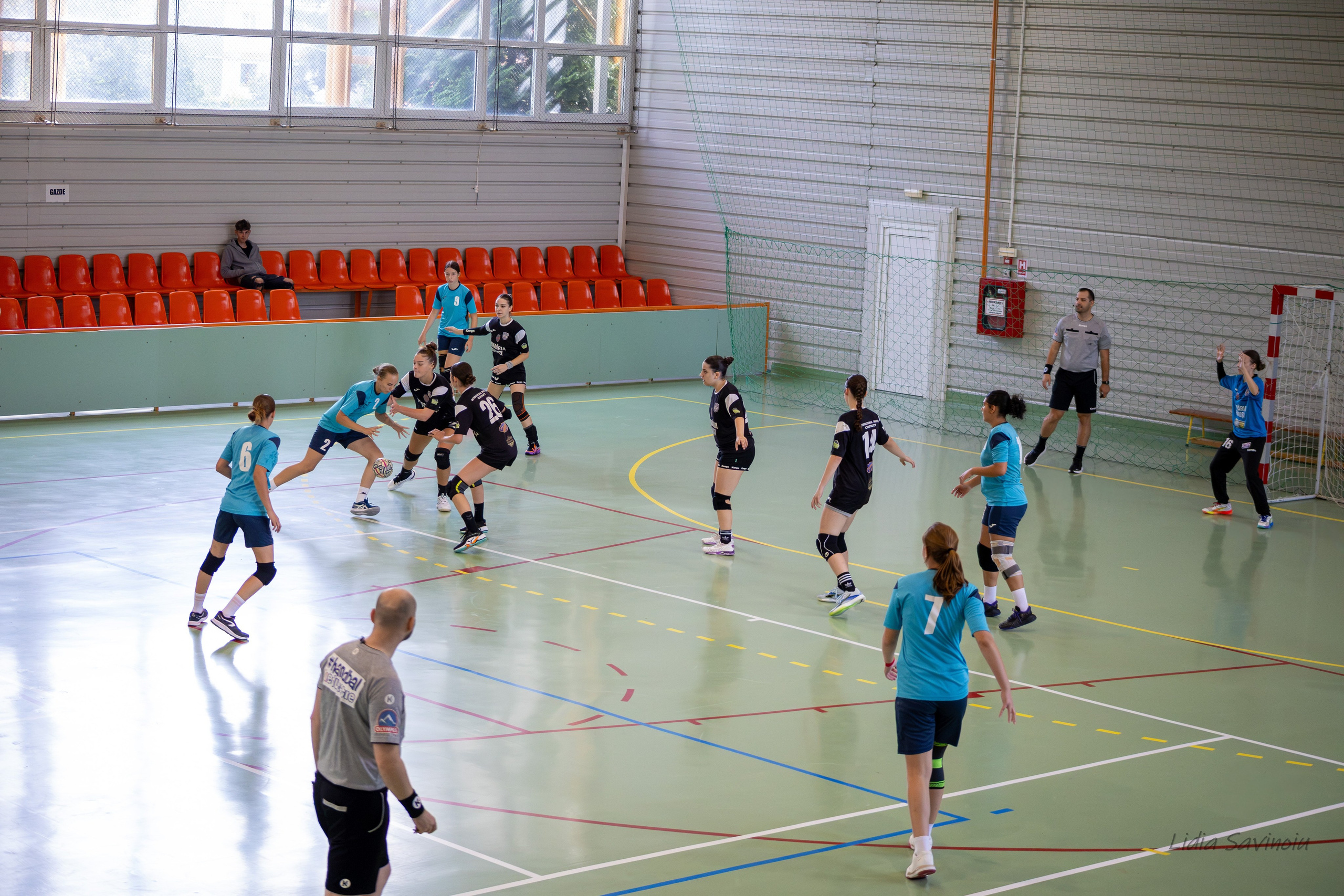 Handbal feminin J2/U17. Fotograf. Lucrez cu oameni, produse și spații. Portret și fotografie creativă. Bacău, România. Lidia Savinoiu