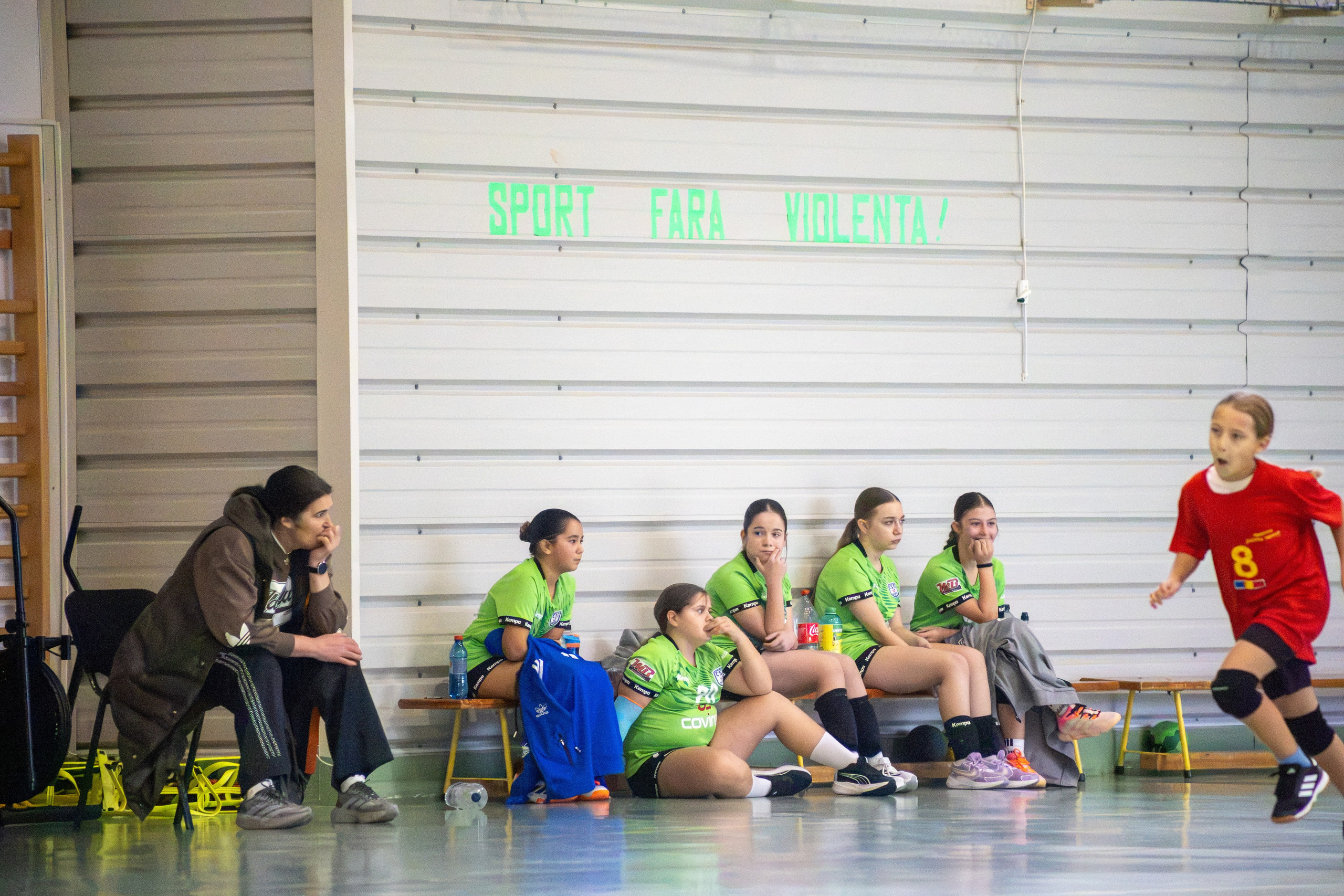 Meci handbal feminin U13 (J4) In memoriam Dantz Crisostom. Fotograf. Lucrez cu oameni, produse și spații. Portret și fotografie creativă. Bacău, România. Lidia Savinoiu