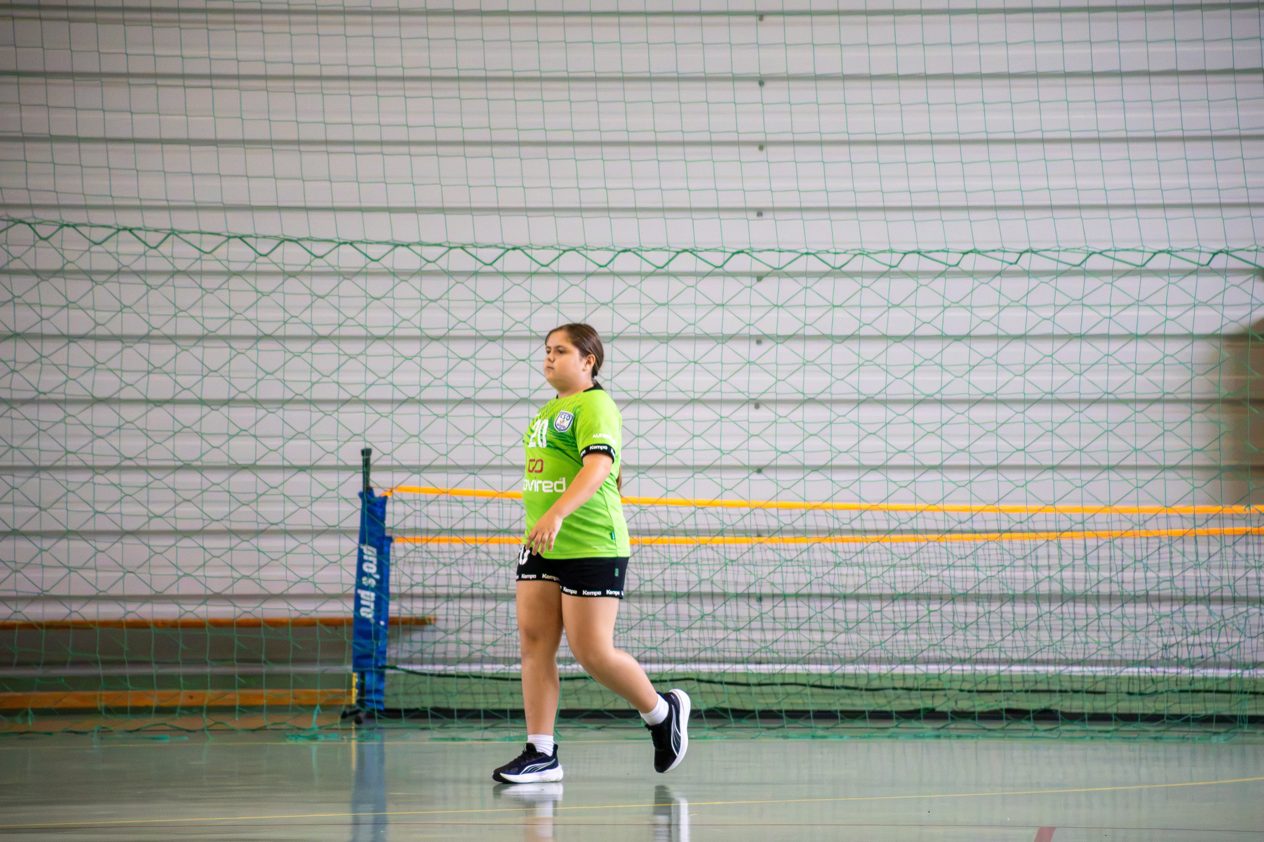Meci handbal feminin U13 (J4) In memoriam Dantz Crisostom. Fotograf. Lucrez cu oameni, produse și spații. Portret și fotografie creativă. Bacău, România. Lidia Savinoiu