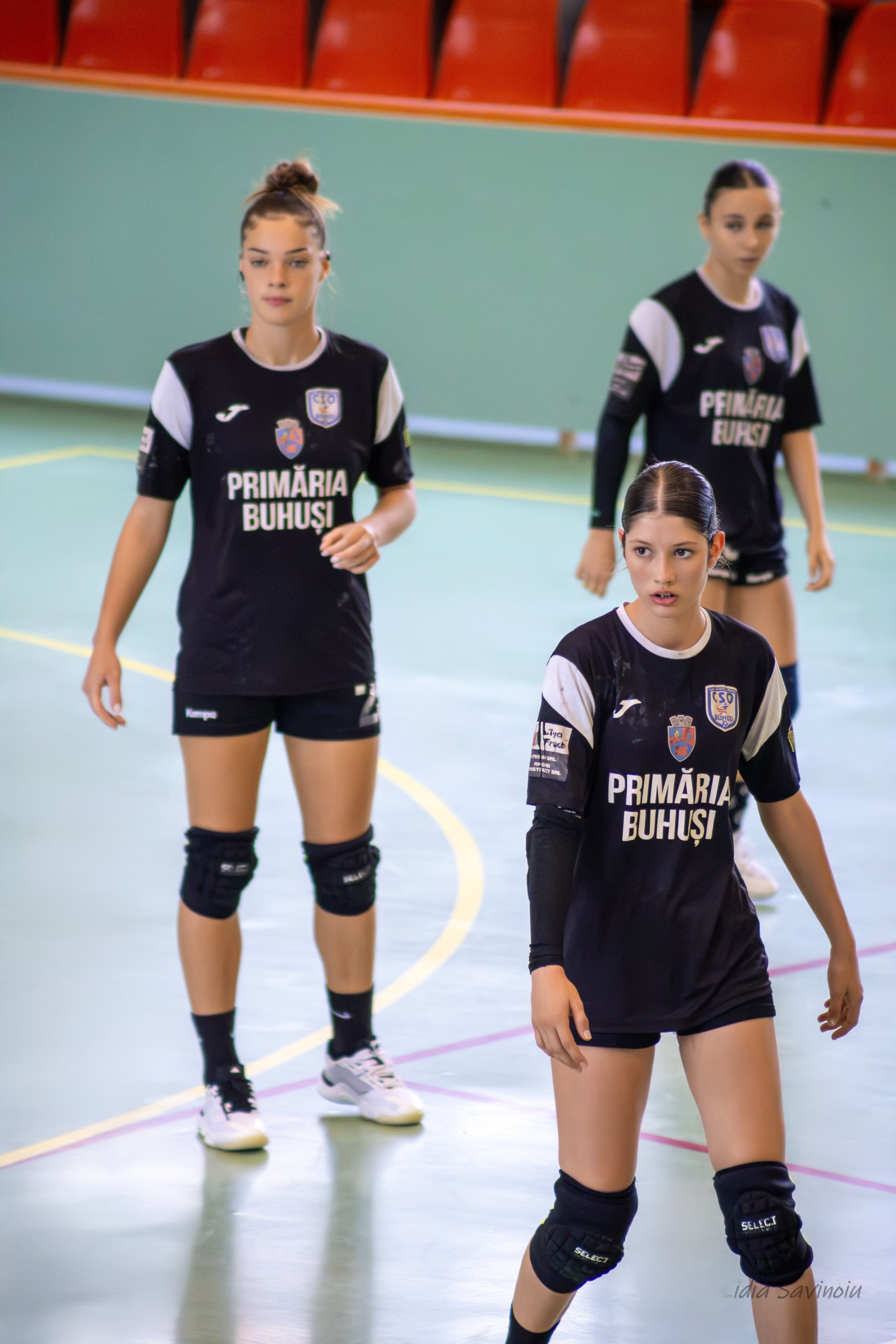 Handbal feminin J2/U17. Fotograf. Lucrez cu oameni, produse și spații. Portret și fotografie creativă. Bacău, România. Lidia Savinoiu