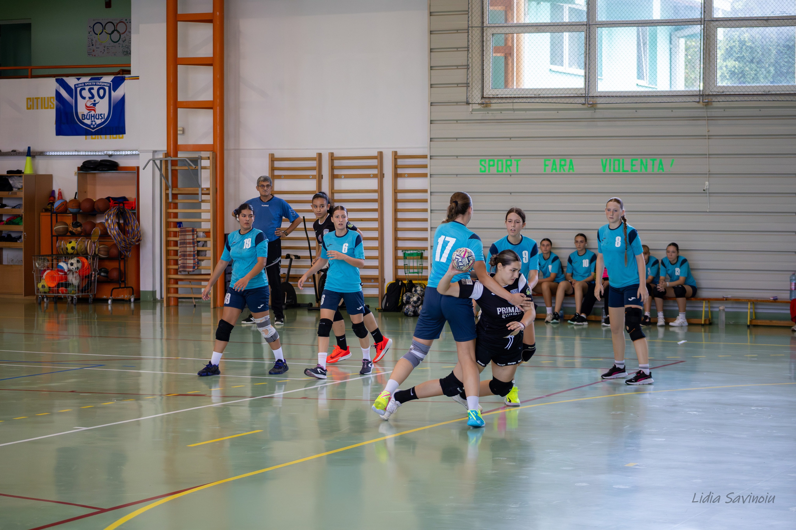 Handbal feminin J2/U17. Fotograf. Lucrez cu oameni, produse și spații. Portret și fotografie creativă. Bacău, România. Lidia Savinoiu