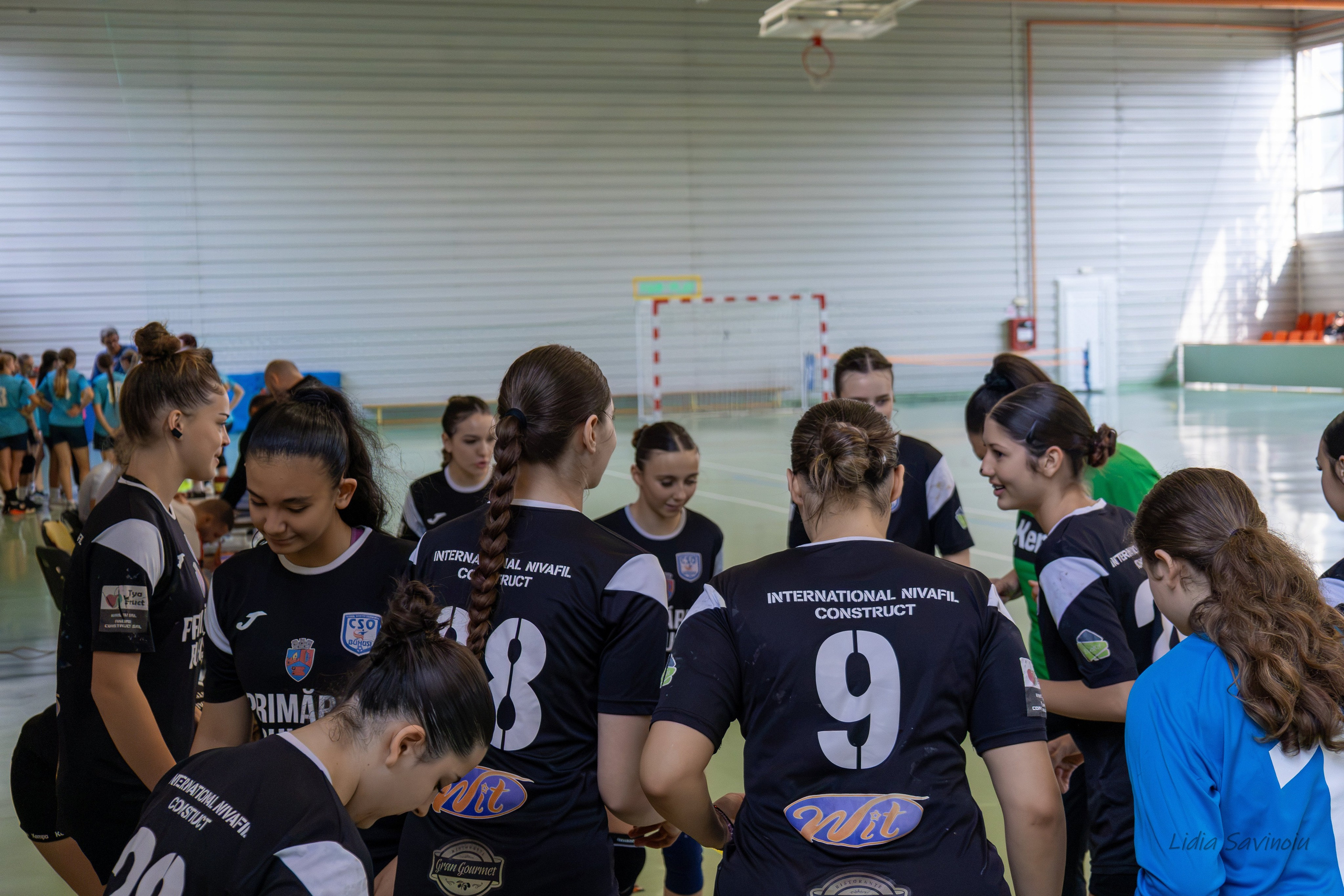 Handbal feminin J2/U17. Fotograf. Lucrez cu oameni, produse și spații. Portret și fotografie creativă. Bacău, România. Lidia Savinoiu