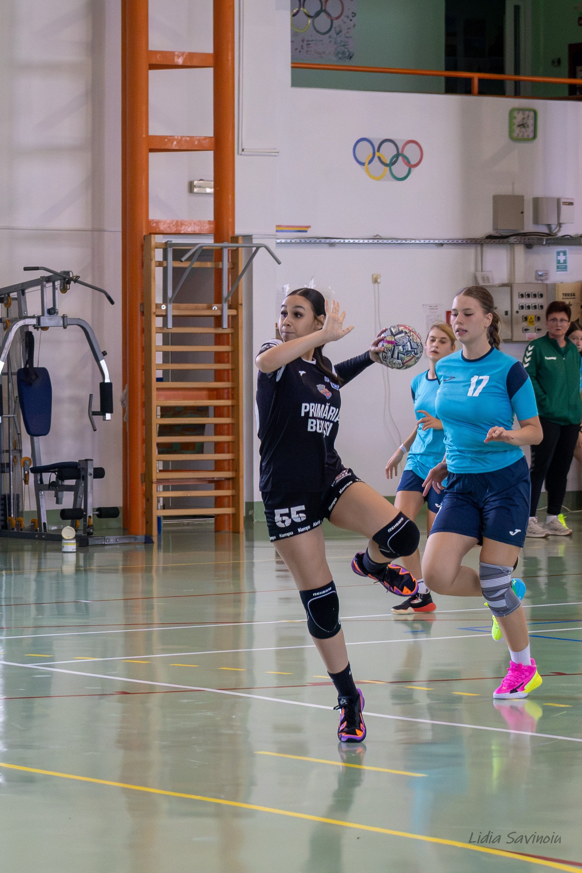 Handbal feminin J2/U17. Fotograf. Lucrez cu oameni, produse și spații. Portret și fotografie creativă. Bacău, România. Lidia Savinoiu
