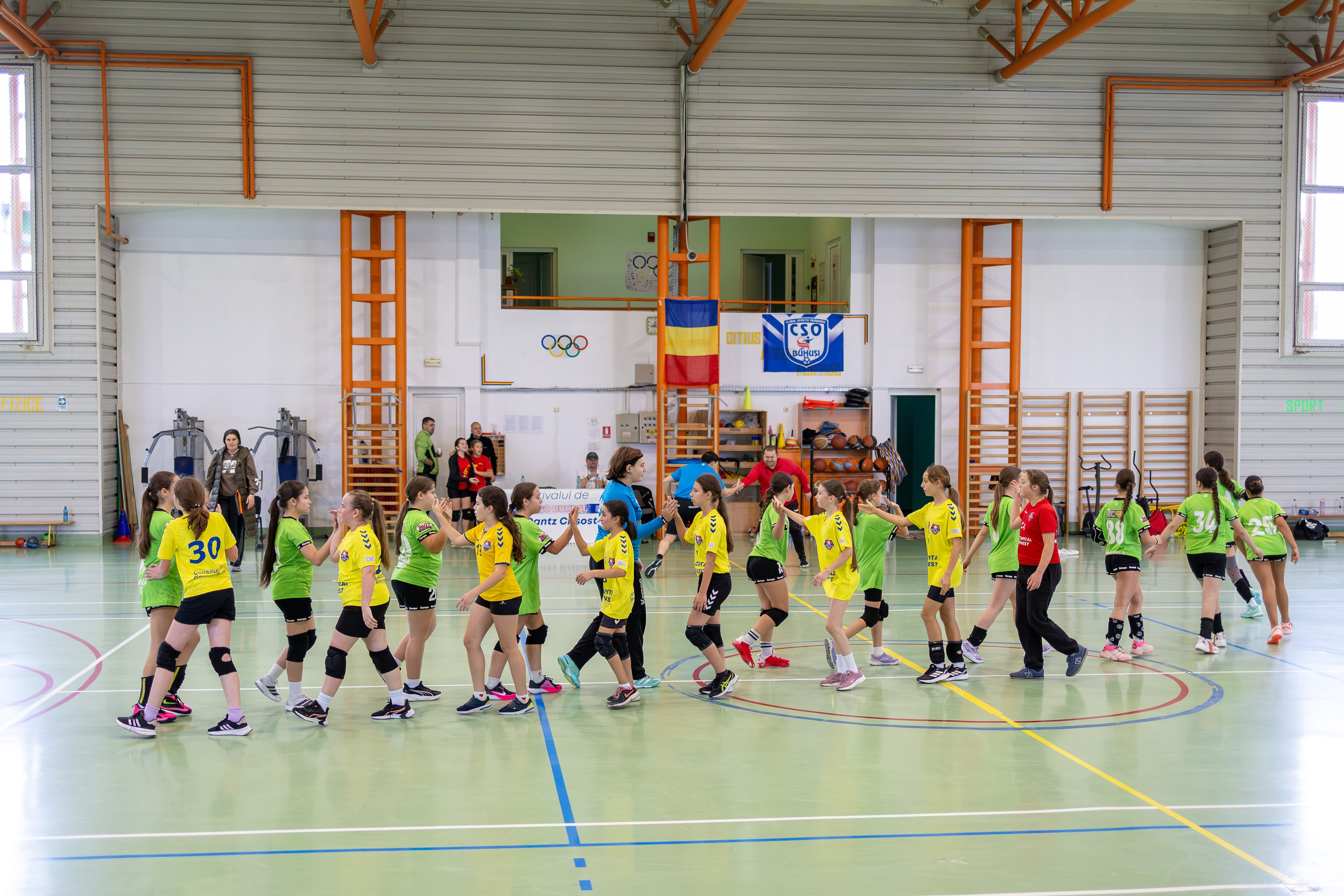 Meci handbal feminin U13 (J4) In memoriam Dantz Crisostom. Fotograf. Lucrez cu oameni, produse și spații. Portret și fotografie creativă. Bacău, România. Lidia Savinoiu