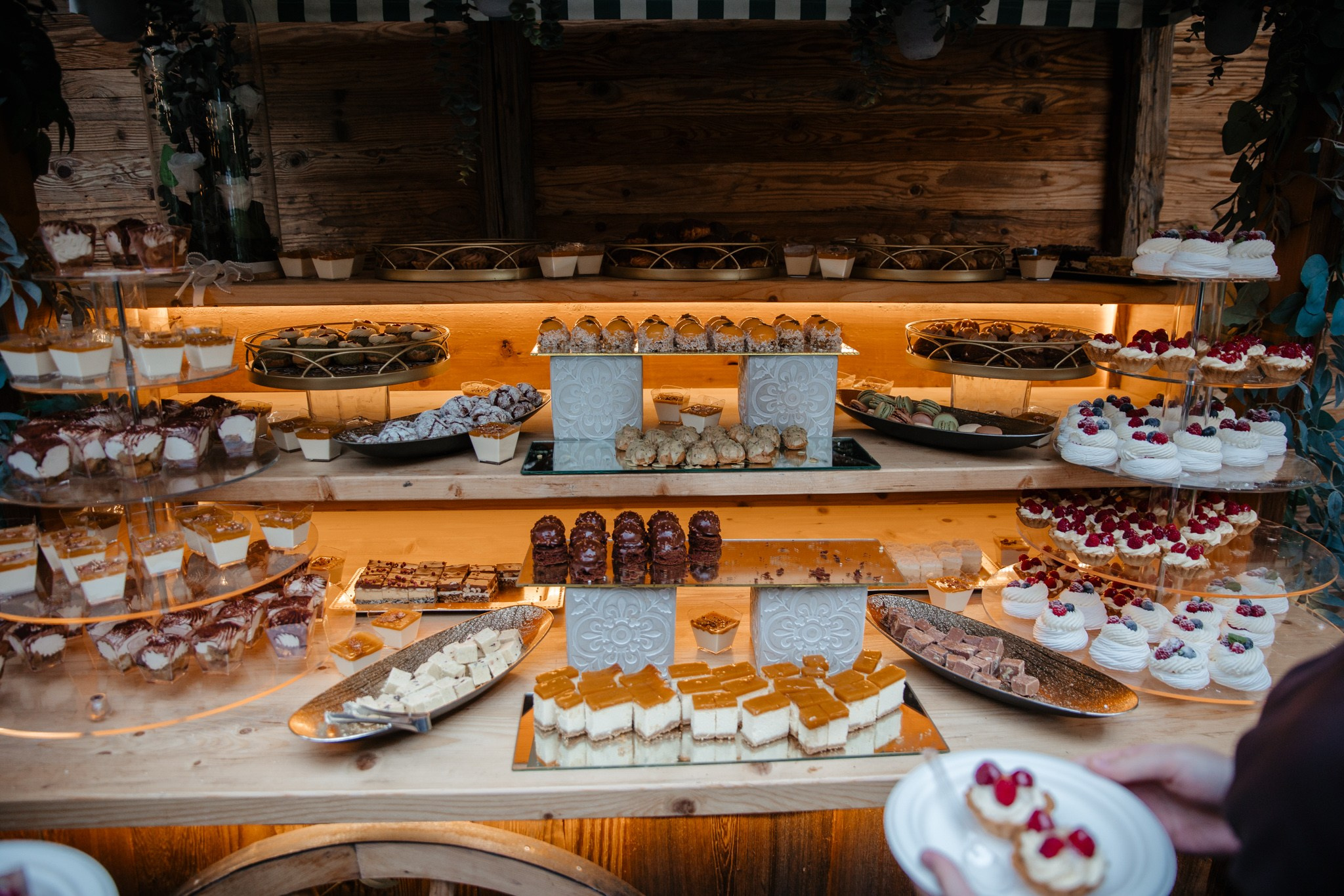 Nunta de Poveste la Sucevița: Cristi și Andreea. Servicii foto-video profesionale, pentru momente de neuitat