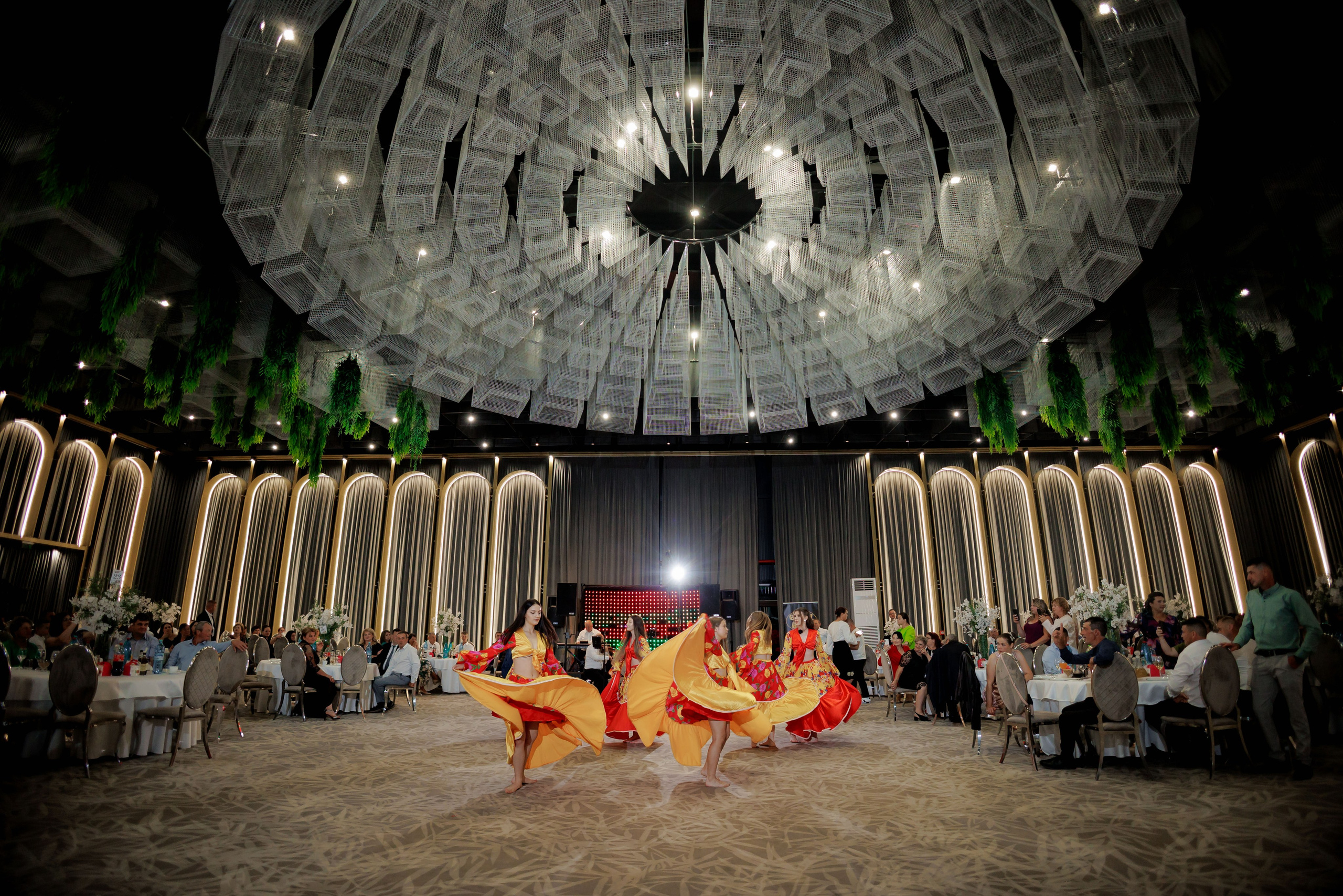 Nunta Nicoleta & Răzvan | Fotografie & Videografie Profesională. Servicii foto-video profesionale, pentru momente de neuitat