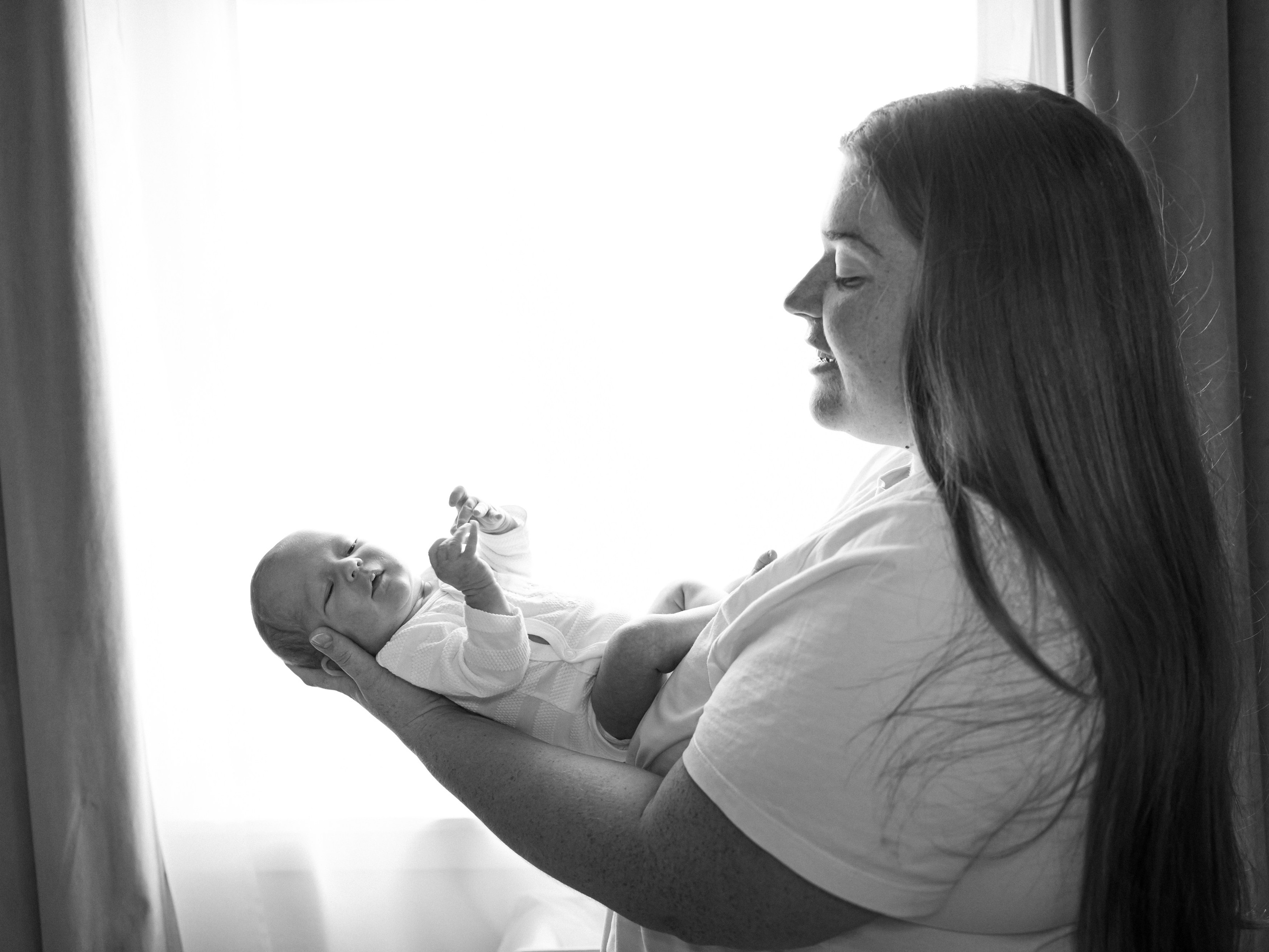 Newborn focení. Lifestyle a rodinná fotografka v Pisku Oxana Telupilova