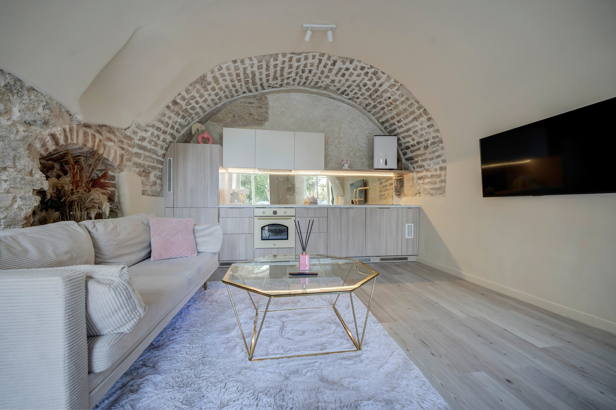 Teatro g. 7 , Vilnius. Elina Sapiega fotografė Vilniuje