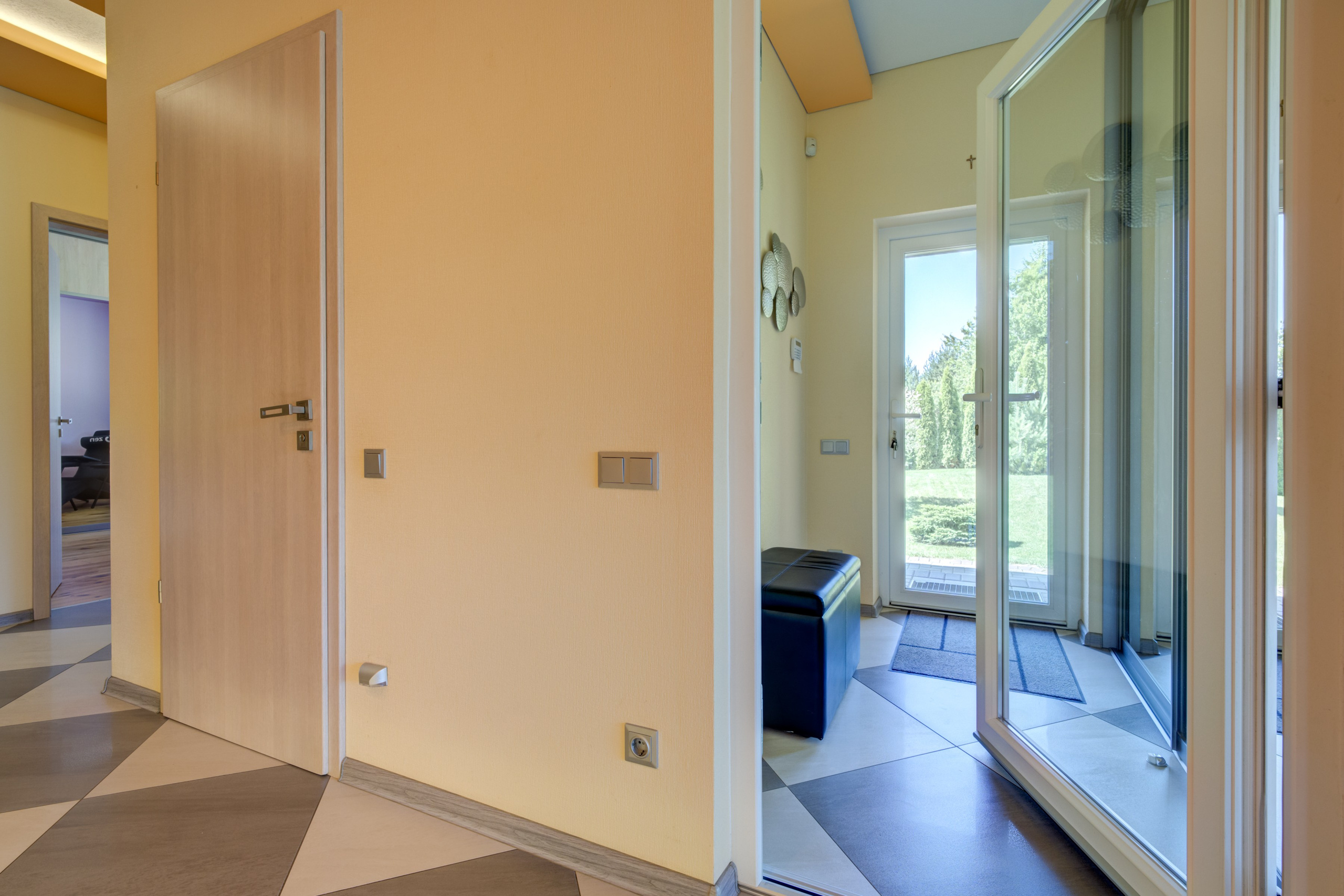 Žudiškių k. Ežero g. 70, Rešes sen. Elina Sapiega fotografė Vilniuje