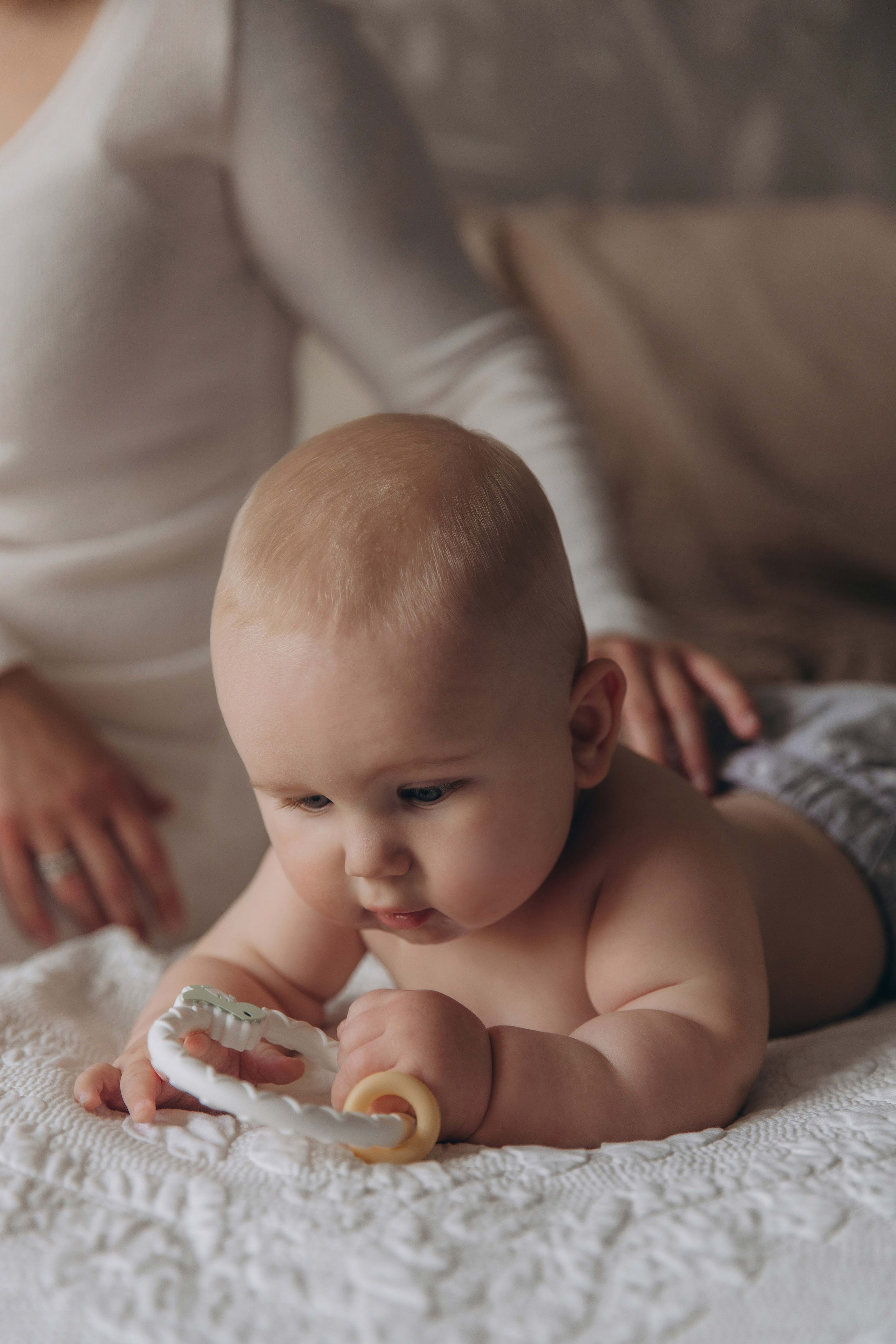 At-Home Baby Photoshoot — First Months of Life in a Cozy Home. Family and children’s photographer in Chicago