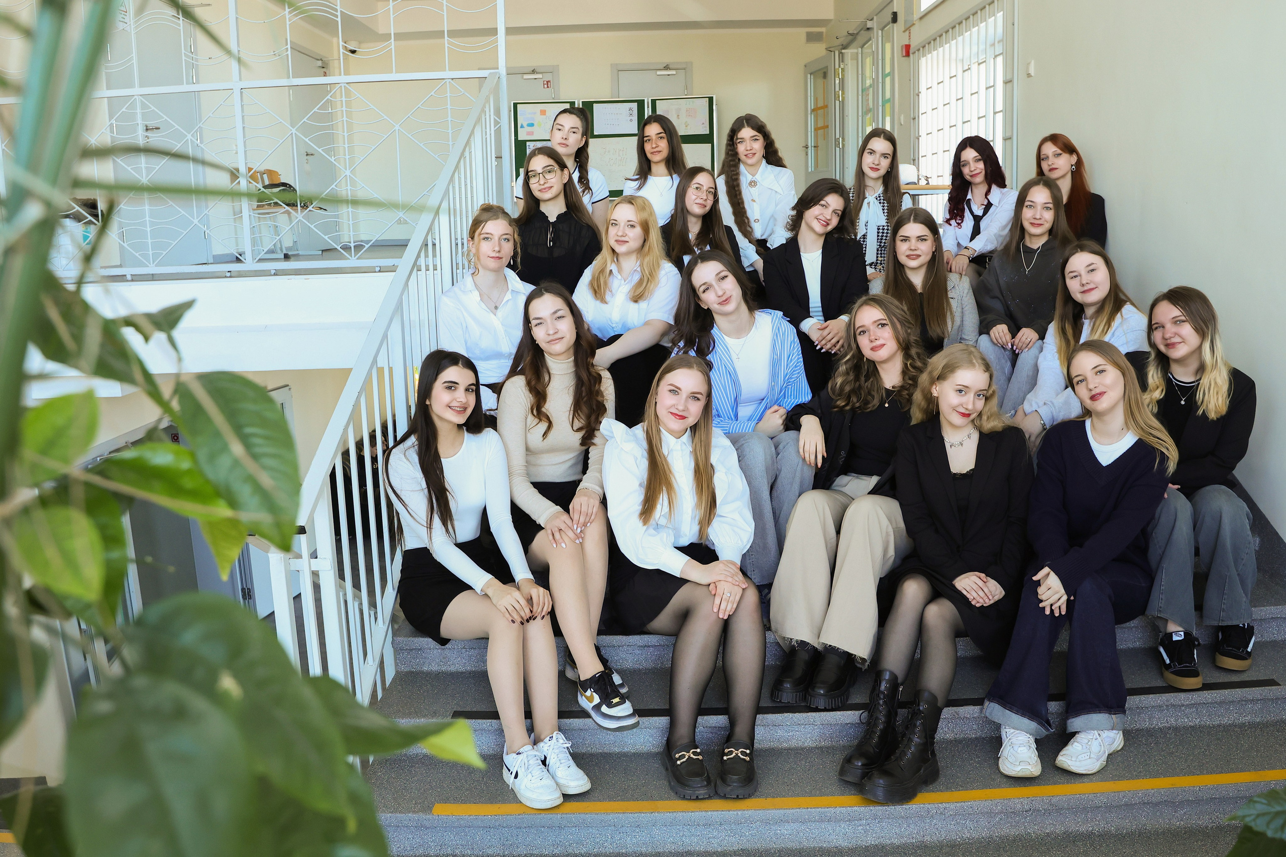 FOTO — VECĀKO KLAŠU SKOLĒNI. Izlaiduma albumi Latvijā | Schoolalbum.lv