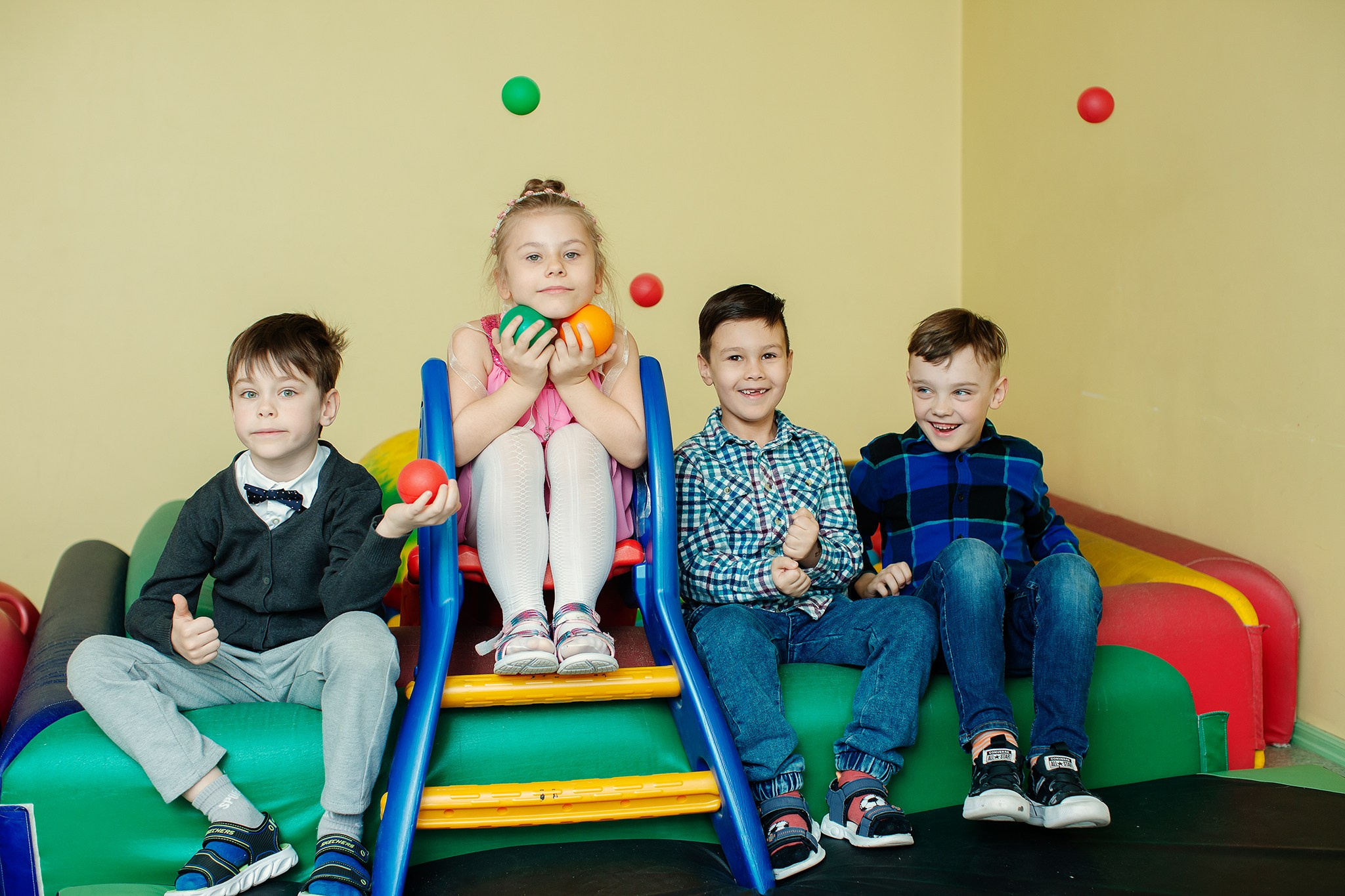 FOTO — BĒRNUDĀRZS. Izlaiduma albumi Latvijā | Schoolalbum.lv
