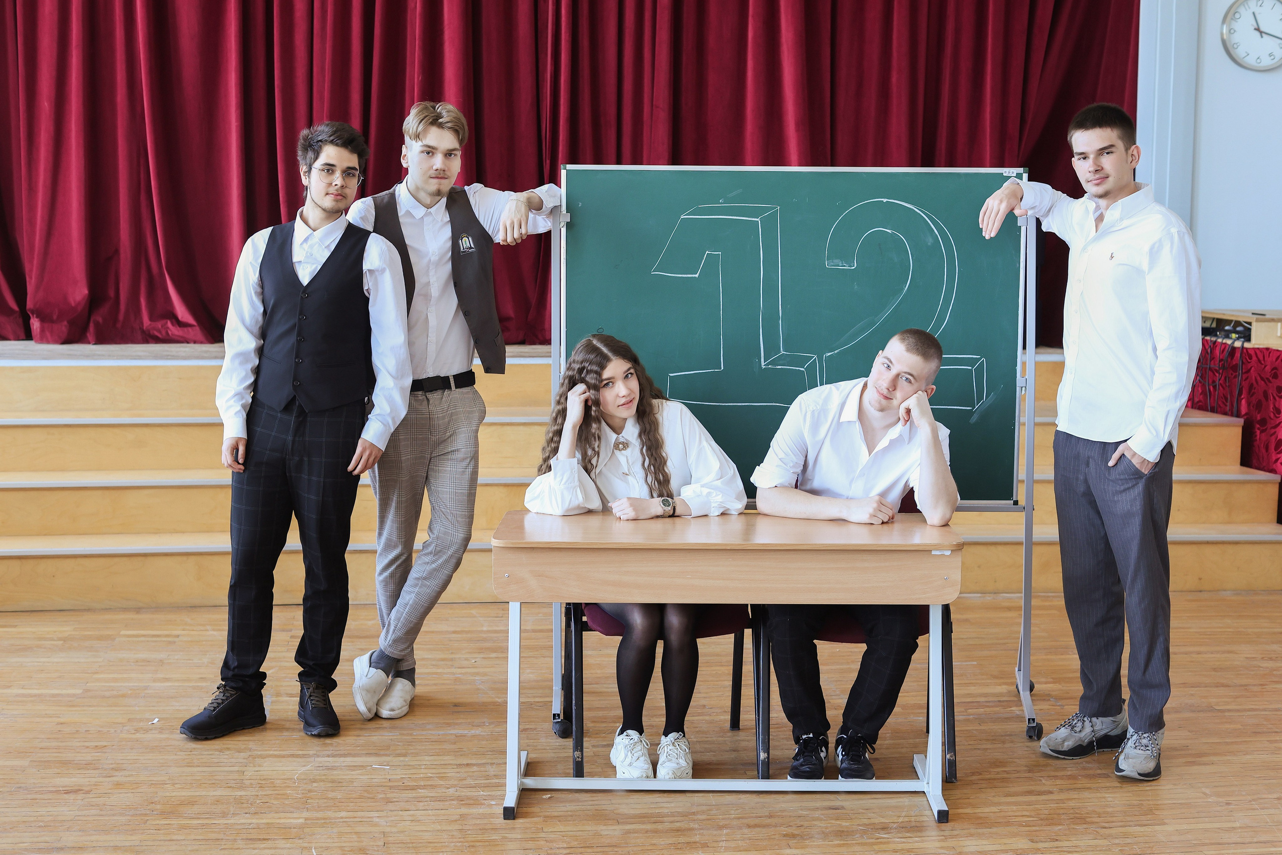 FOTO — VECĀKO KLAŠU SKOLĒNI. Izlaiduma albumi Latvijā | Schoolalbum.lv