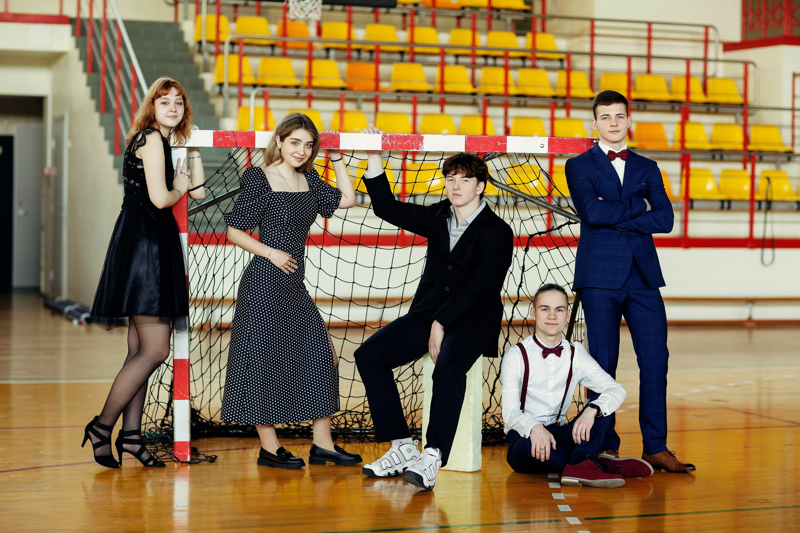 FOTO — VECĀKO KLAŠU SKOLĒNI. Izlaiduma albumi Latvijā | Schoolalbum.lv