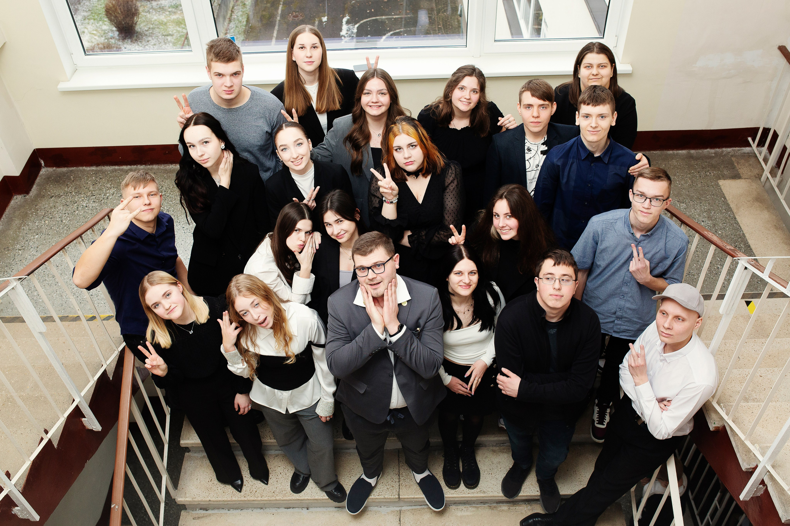 FOTO — VECĀKO KLAŠU SKOLĒNI. Izlaiduma albumi Latvijā | Schoolalbum.lv