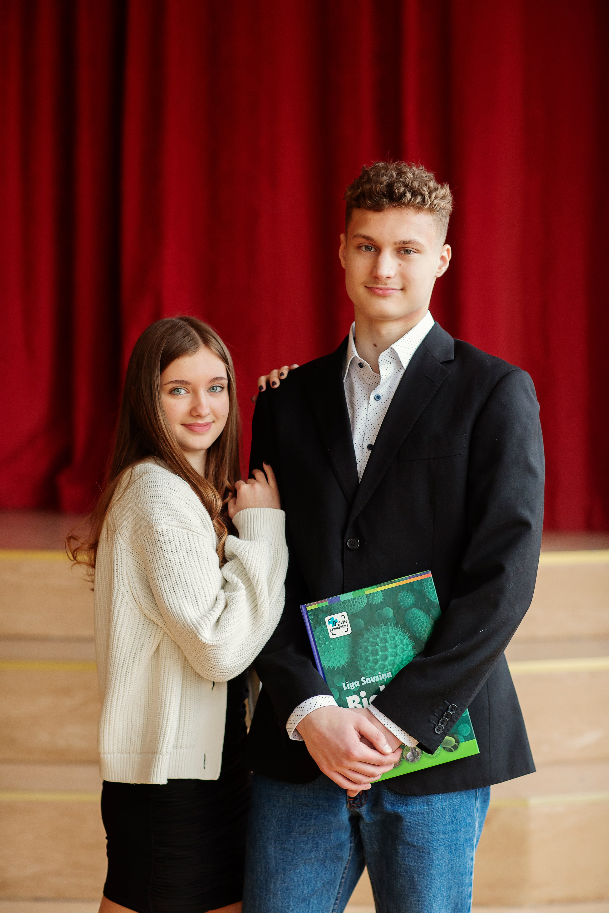 FOTO — VECĀKO KLAŠU SKOLĒNI. Izlaiduma albumi Latvijā | Schoolalbum.lv