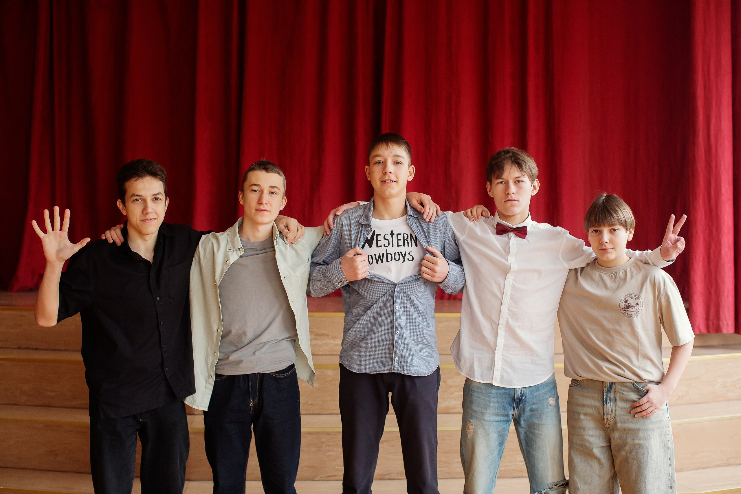 FOTO — VECĀKO KLAŠU SKOLĒNI. Izlaiduma albumi Latvijā | Schoolalbum.lv