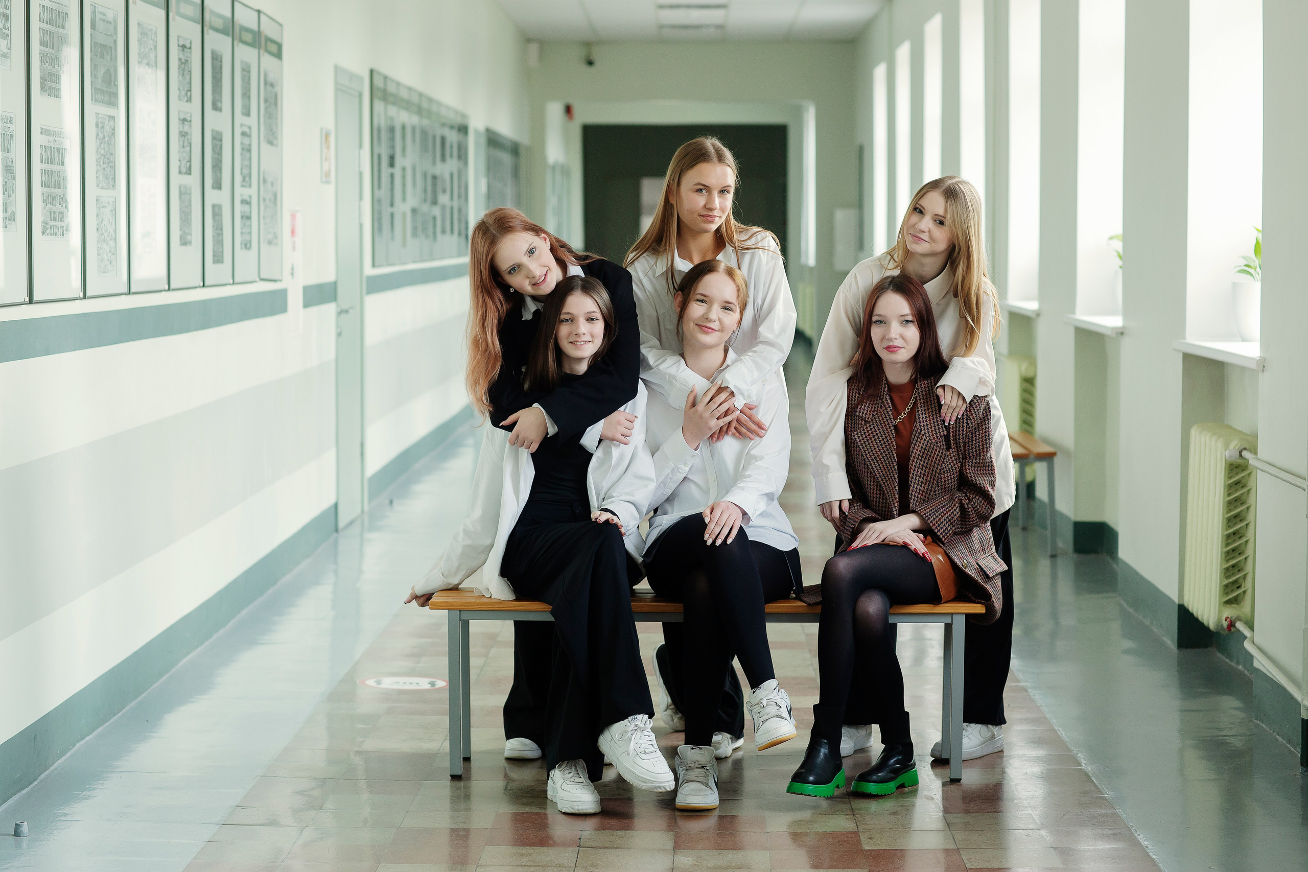 FOTO — VECĀKO KLAŠU SKOLĒNI. Izlaiduma albumi Latvijā | Schoolalbum.lv