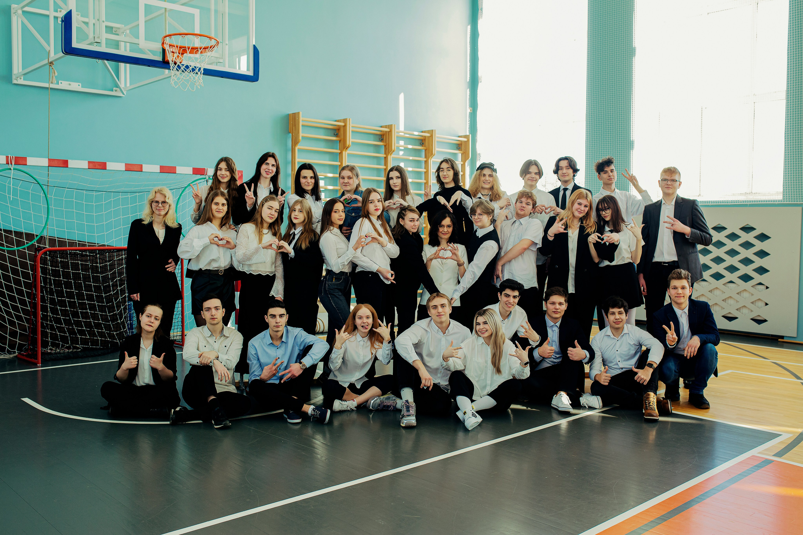 FOTO — VECĀKO KLAŠU SKOLĒNI. Izlaiduma albumi Latvijā | Schoolalbum.lv