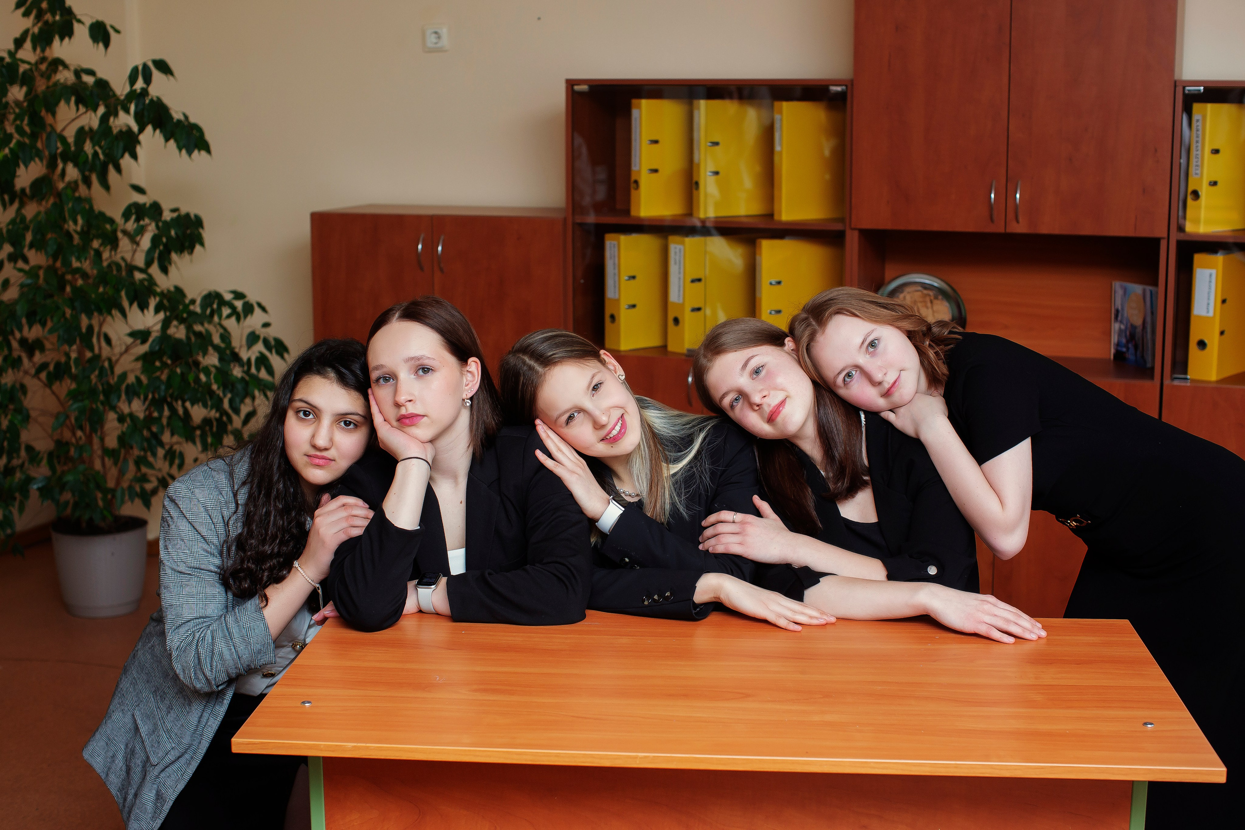 FOTO — VECĀKO KLAŠU SKOLĒNI. Izlaiduma albumi Latvijā | Schoolalbum.lv
