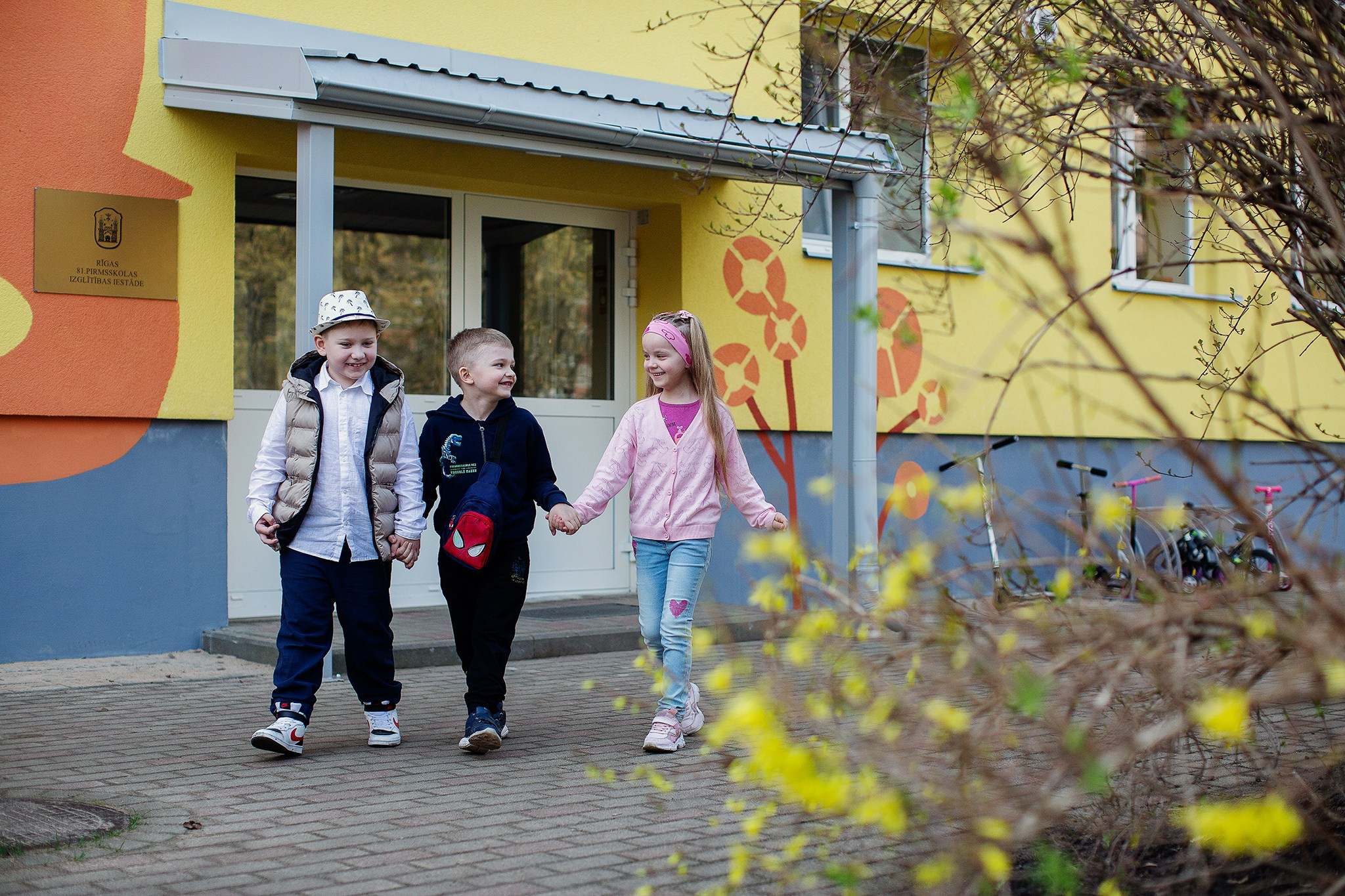 FOTO — BĒRNUDĀRZS. Izlaiduma albumi Latvijā | Schoolalbum.lv