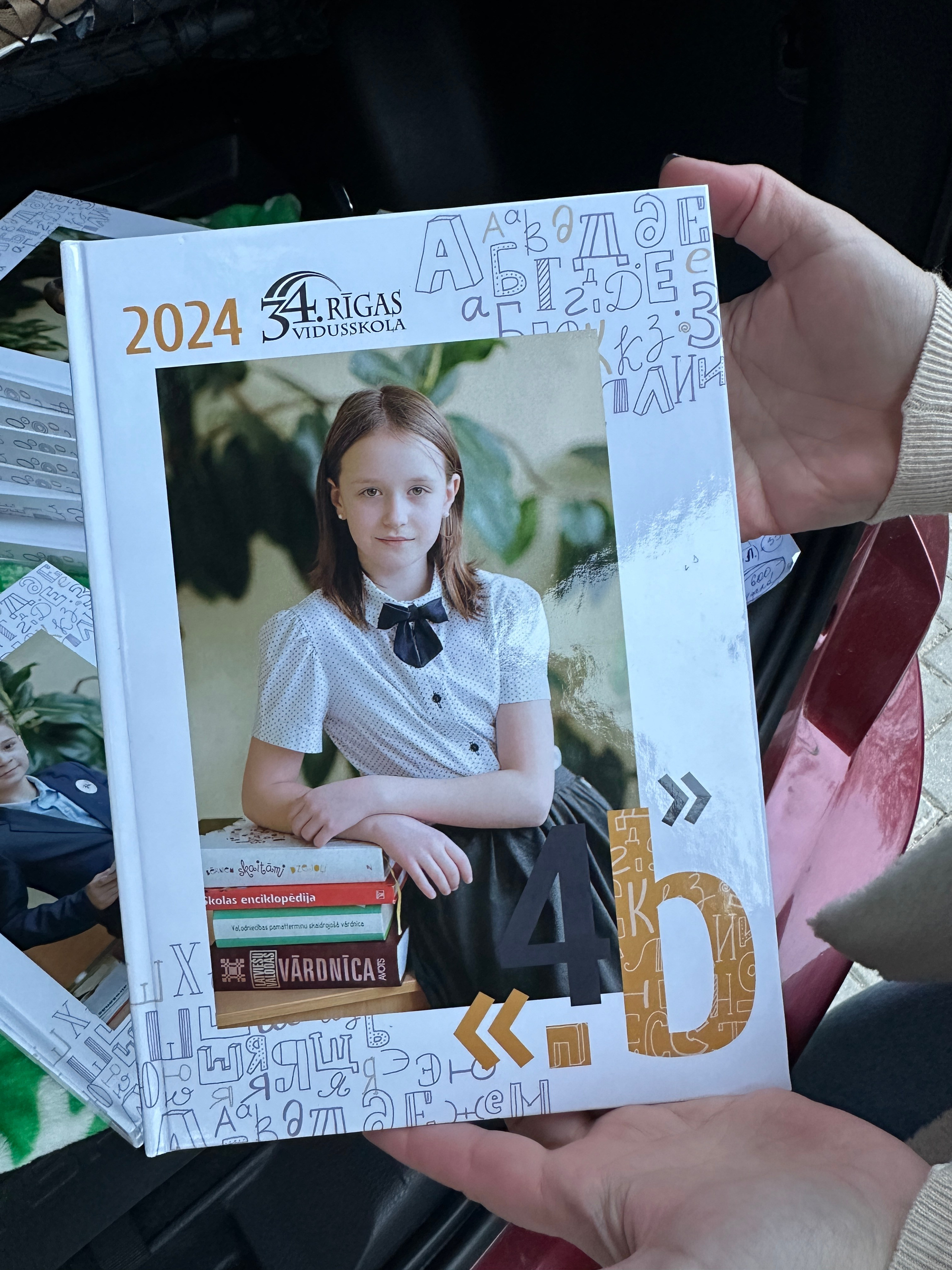 АЛЬБОМЫ — ФОТОГРАФИИ. Выпускные альбомы Латвия | Schoolalbum.lv