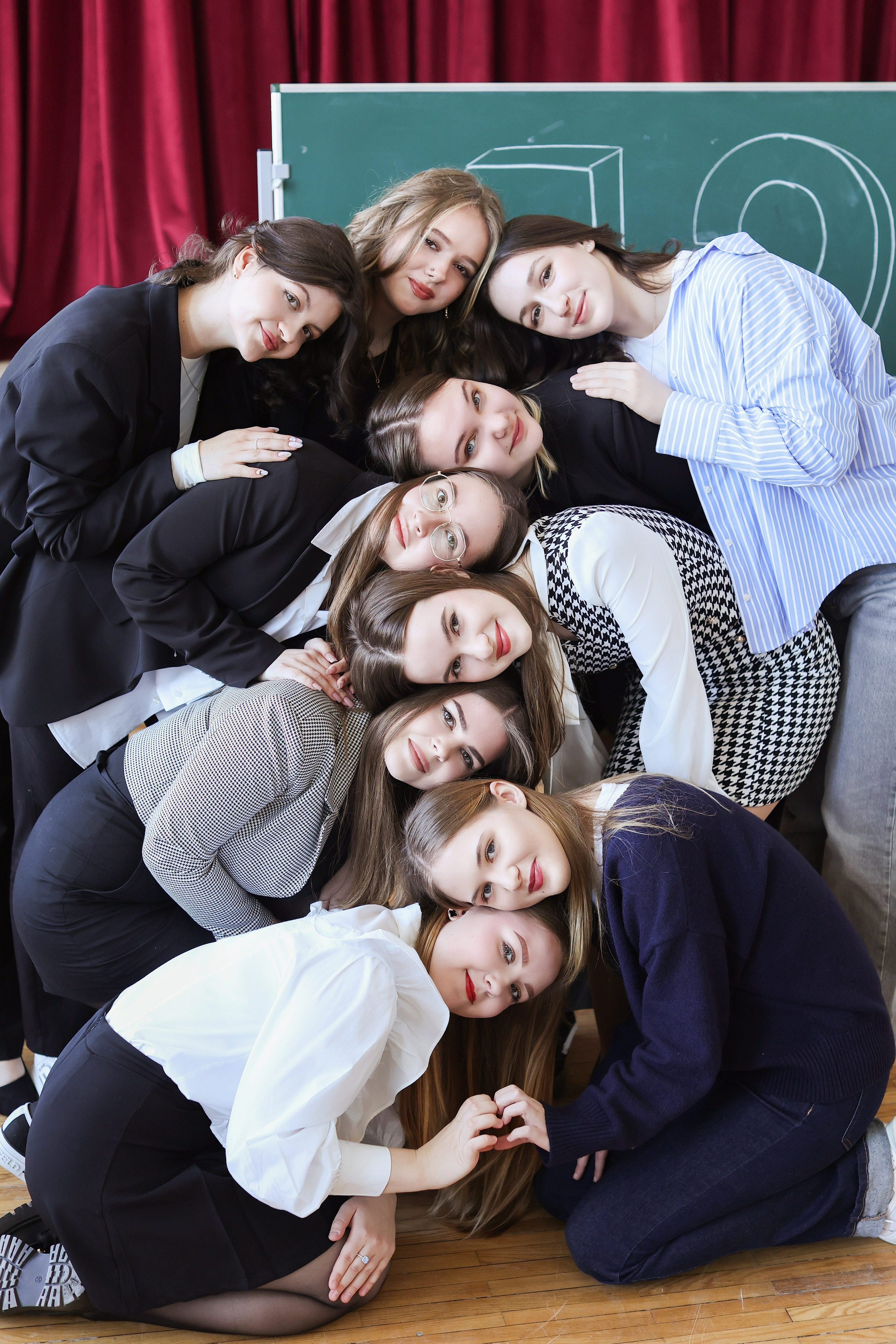 FOTO — VECĀKO KLAŠU SKOLĒNI. Izlaiduma albumi Latvijā | Schoolalbum.lv
