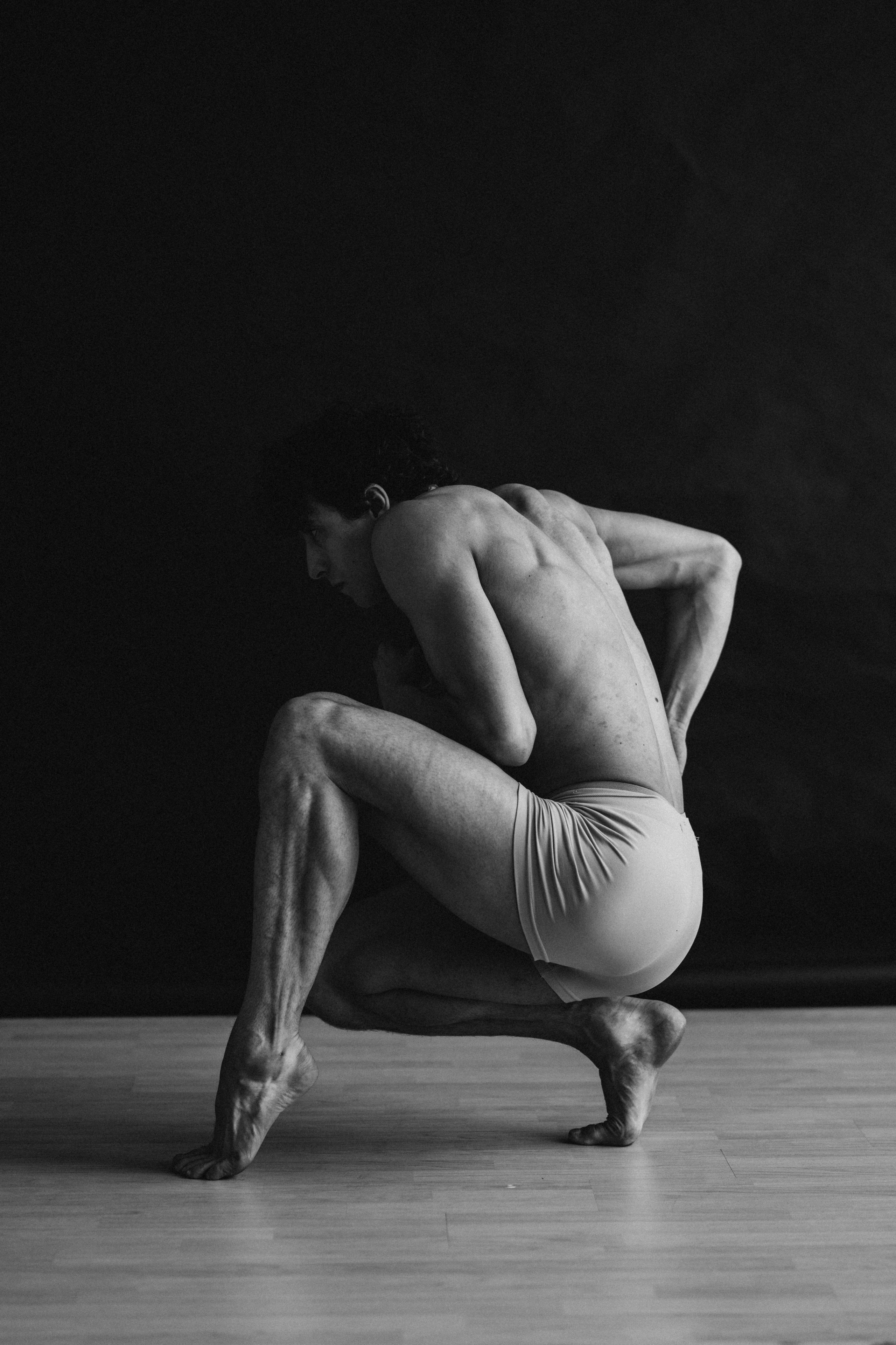 DANCERS. Victoria Olonen – Cinematic Portrait Artist | Helsinki & Europe