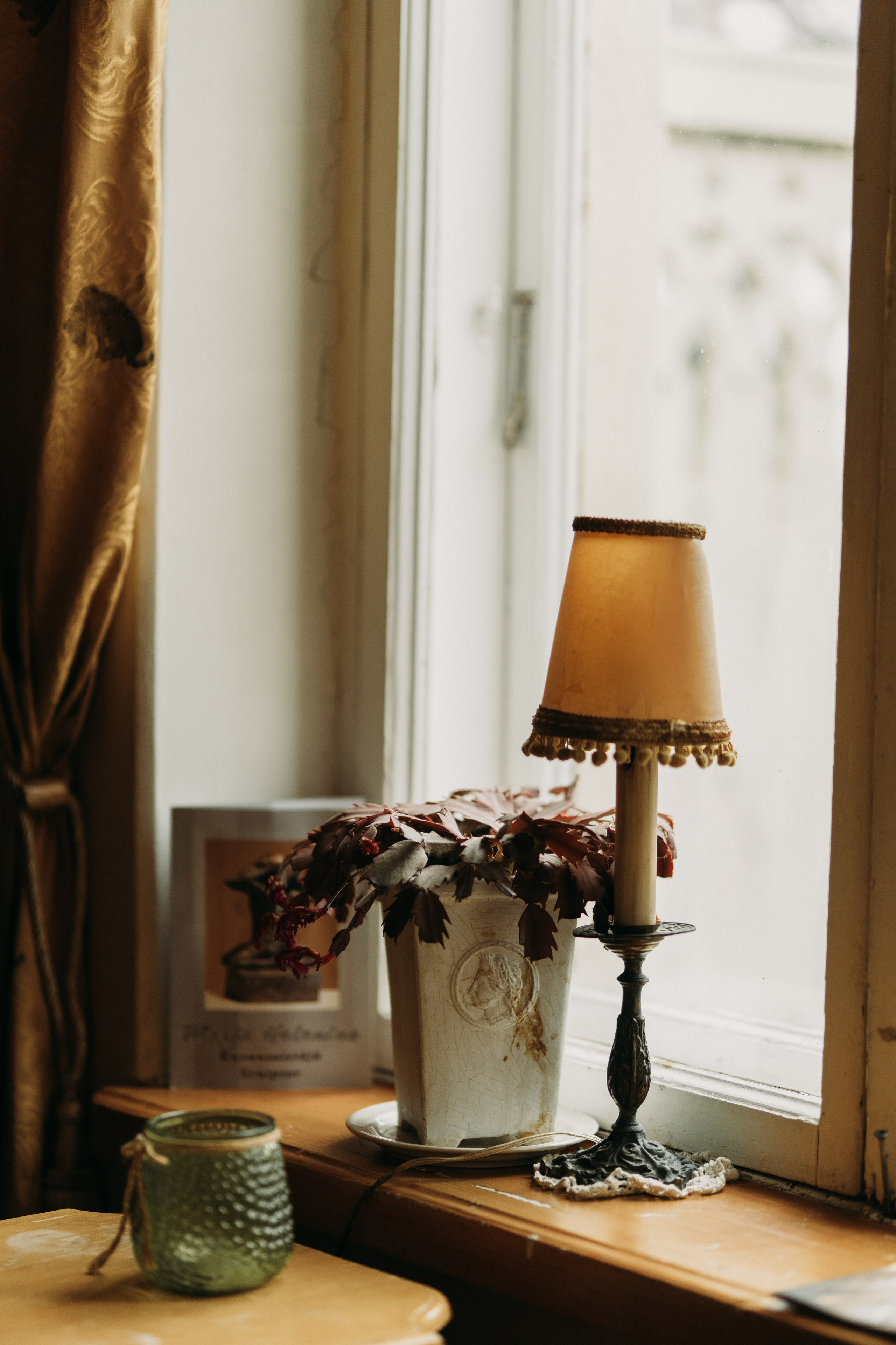 Woman phoshoot. Wedding and potrait photographer in Helsinki Vickan O