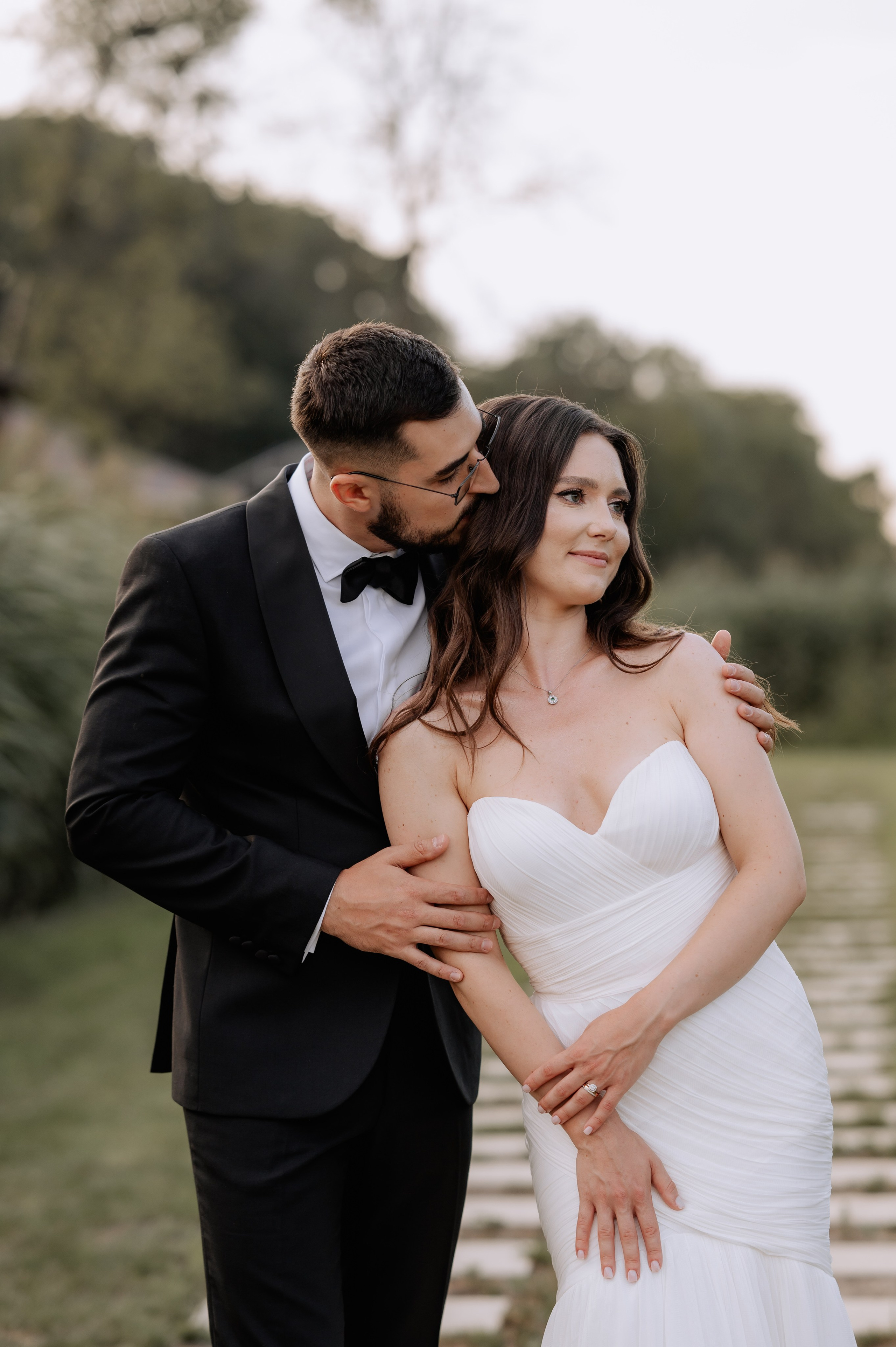 Cununie civila in aer liber , artificii de zi colorate , decor nunta , nunta la Hotel Traian. Proud Vision Weddings | Wedding Photography & Film — Servicii profesionale Foto Video Nunta Iasi