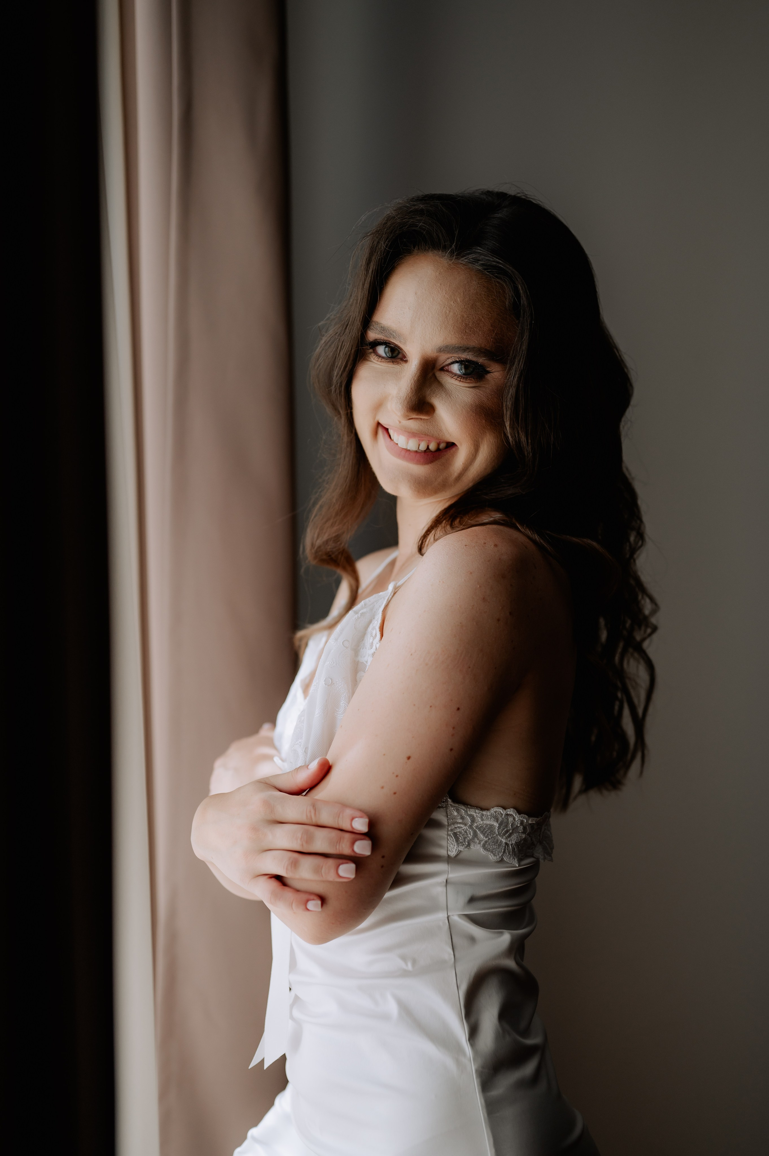 Cununie civila in aer liber , artificii de zi colorate , decor nunta , nunta la Hotel Traian. Proud Vision Weddings | Wedding Photography & Film — Servicii profesionale Foto Video Nunta Iasi