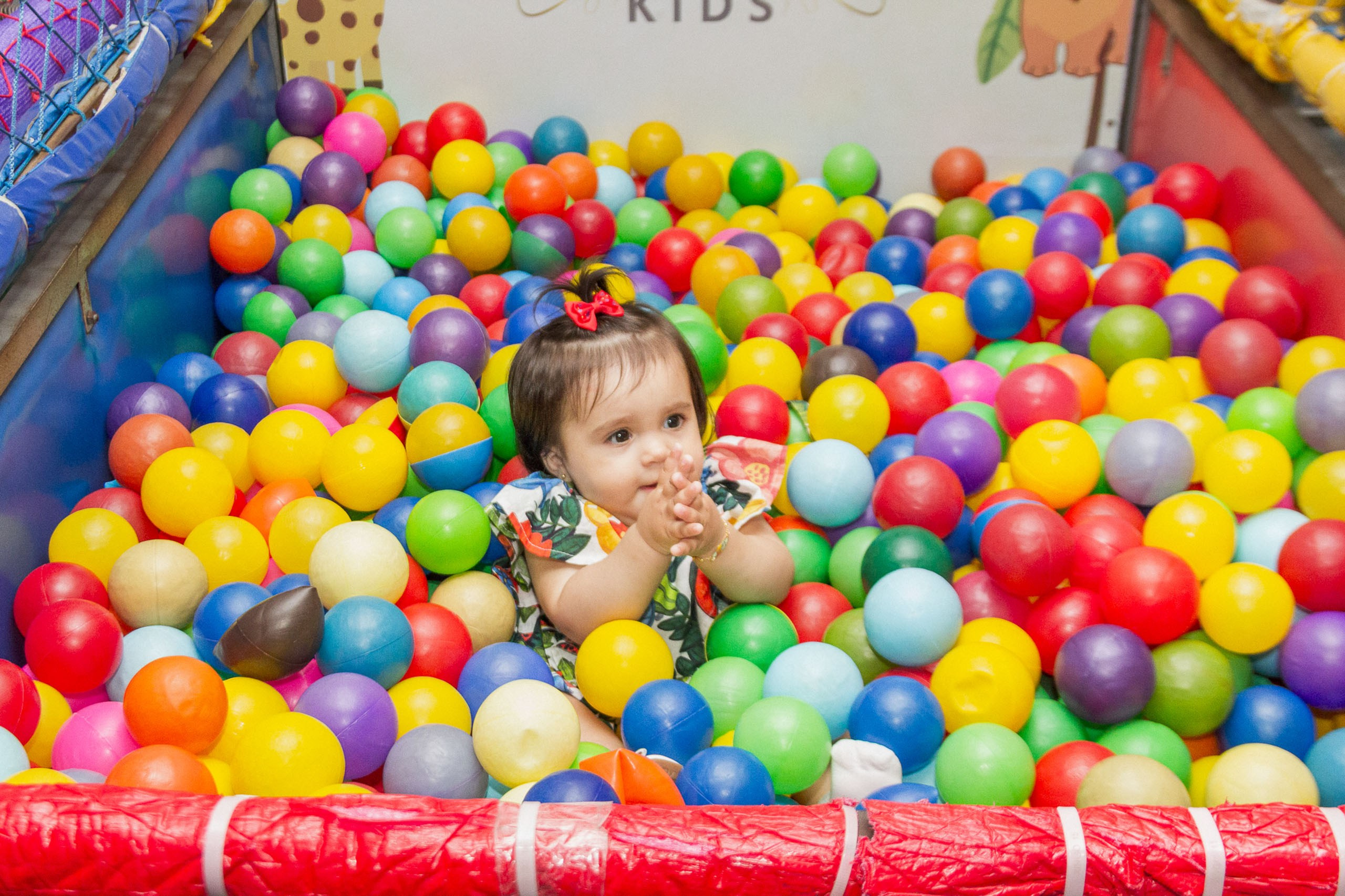 Piscina de bolinha para festa infantil