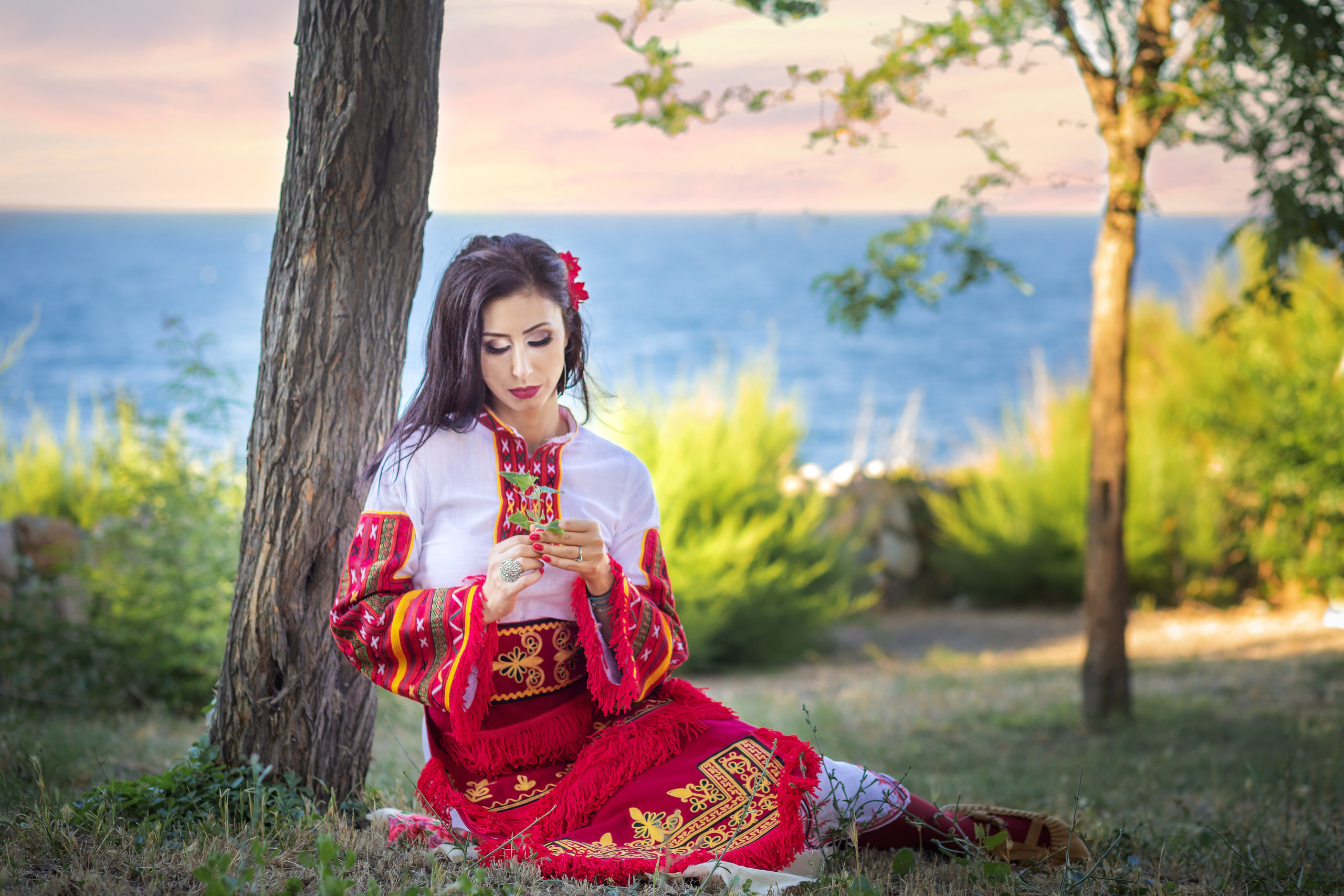 Българска традициона носия. Portrait photography Burgas