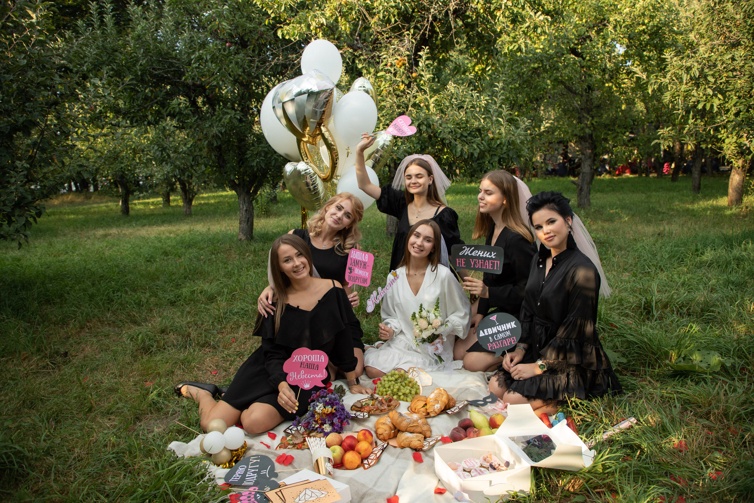 HenParty Ann. Wedding and family photographer