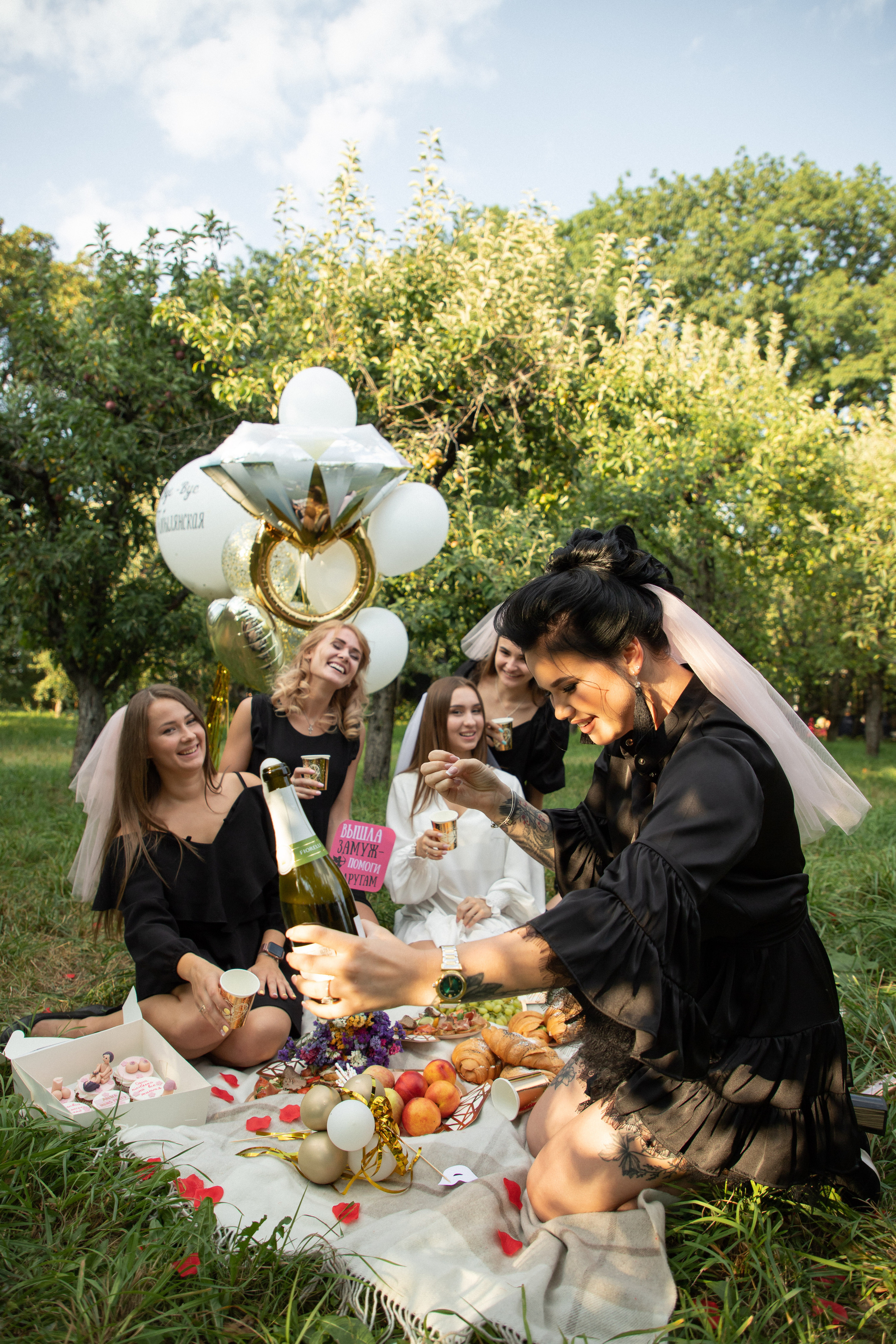 HenParty Ann. Wedding and family photographer