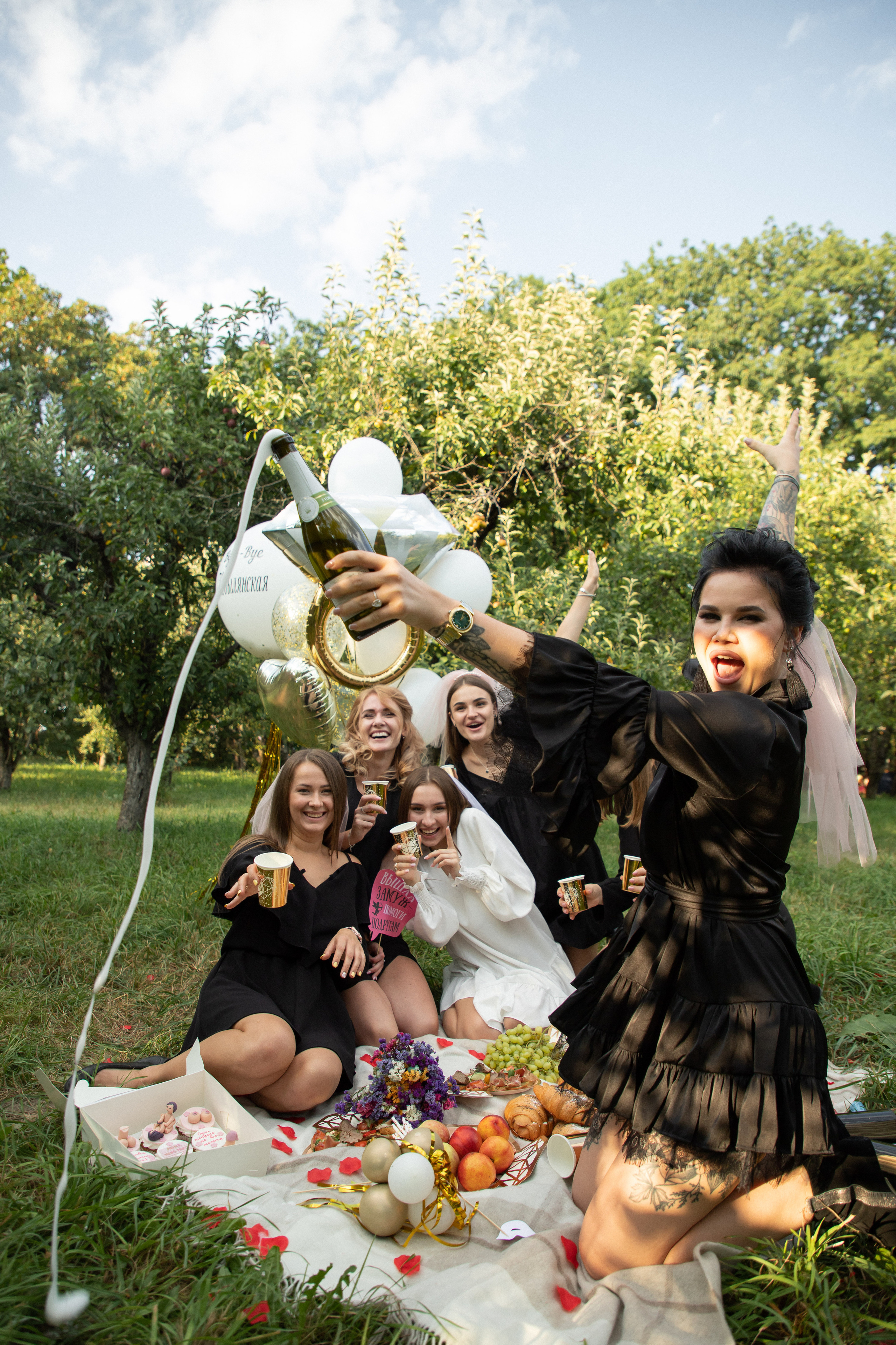 HenParty Ann. Wedding and family photographer