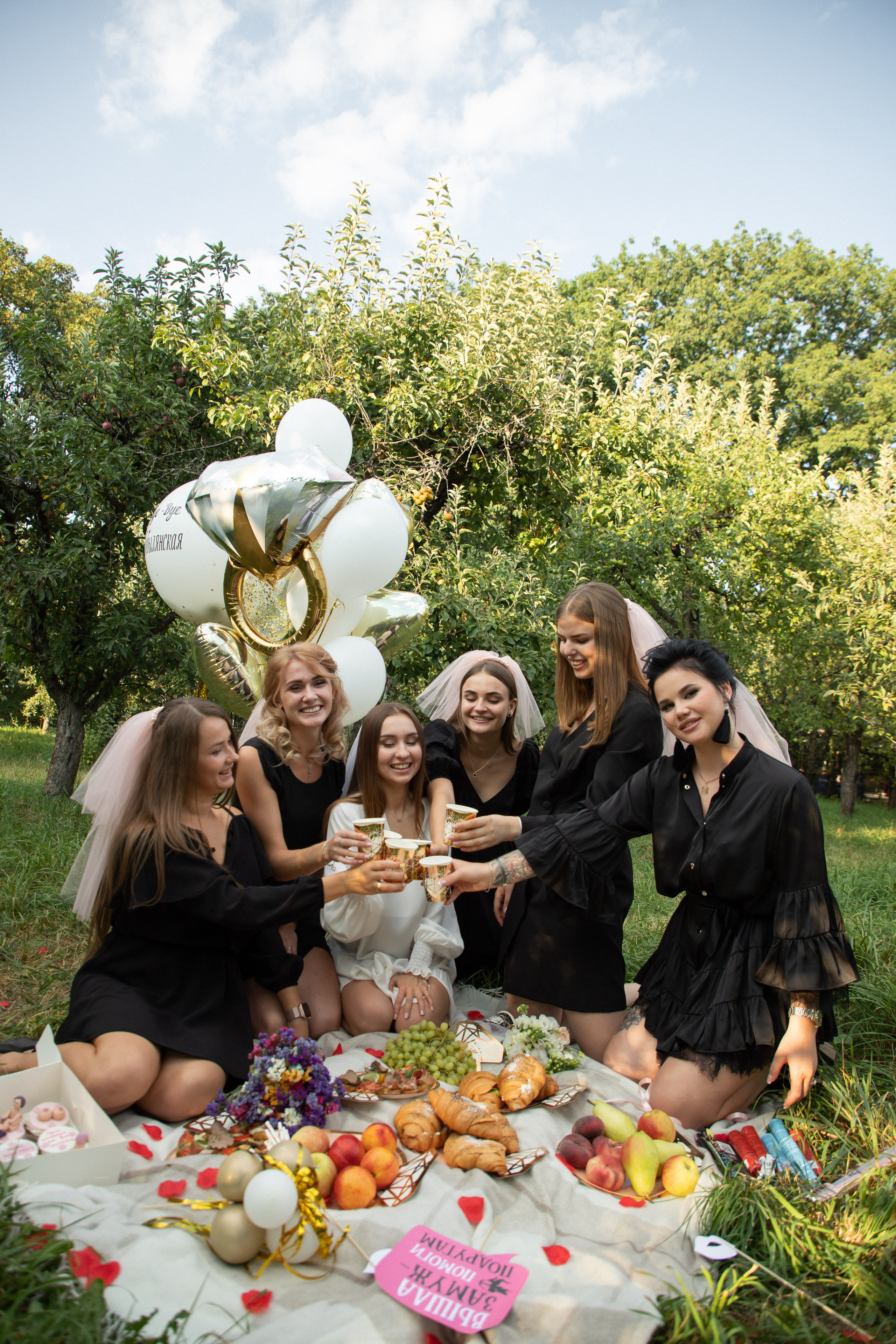 HenParty Ann. Wedding and family photographer