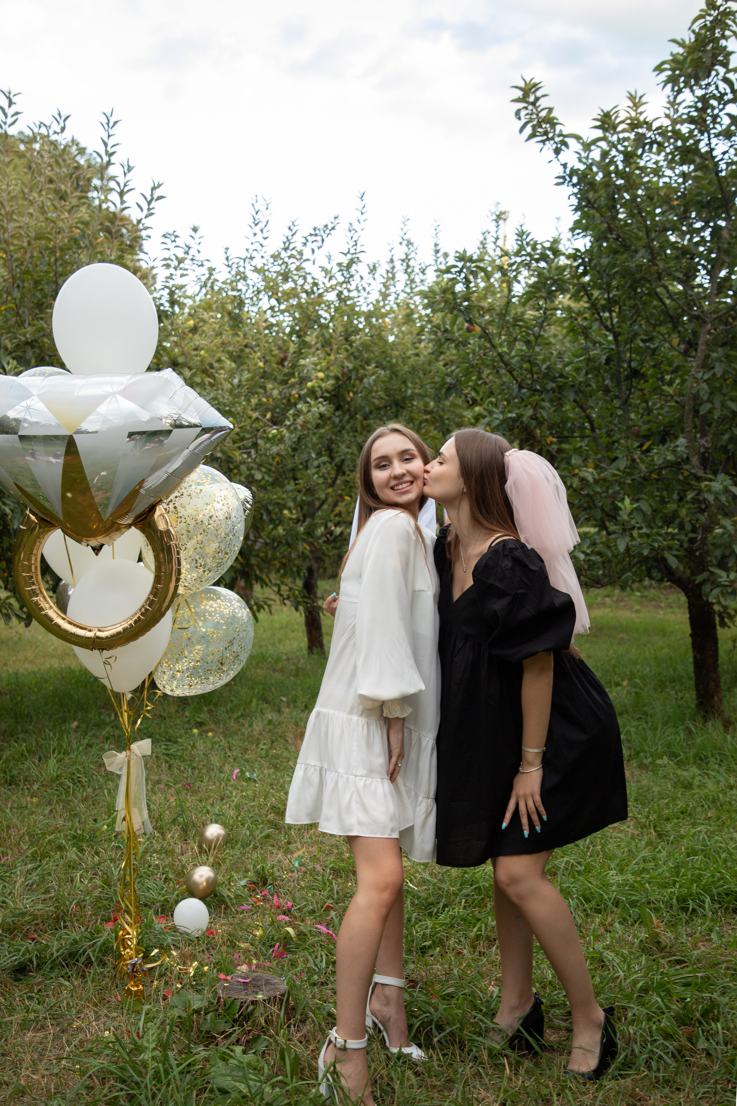 HenParty Ann. Wedding and family photographer